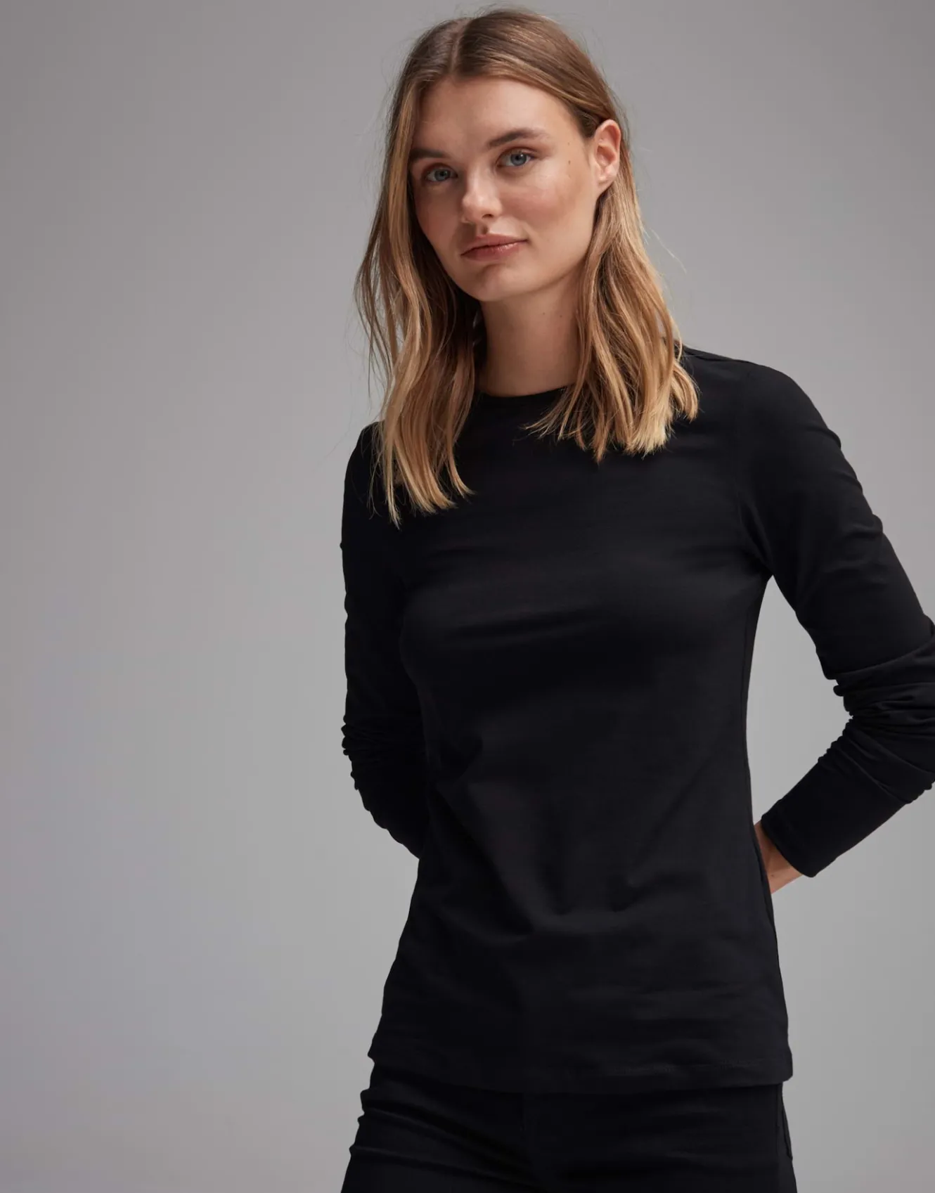 basicshirt_smilla_schwarz_online_bestellen_1.webp OPUS Basicshirt Smilla Schwarz Online Bestellen^Damen Basics | Shirts
