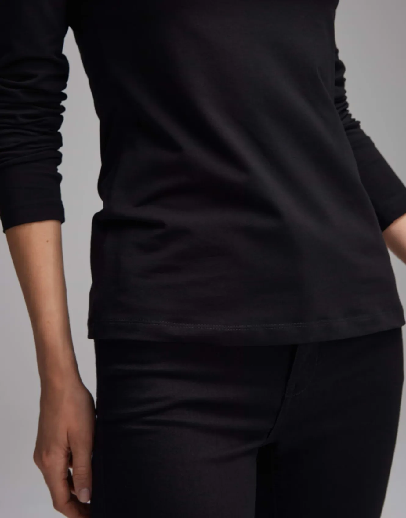 basicshirt_smilla_schwarz_online_bestellen_3.webp OPUS Basicshirt Smilla Schwarz Online Bestellen^Damen Basics | Shirts