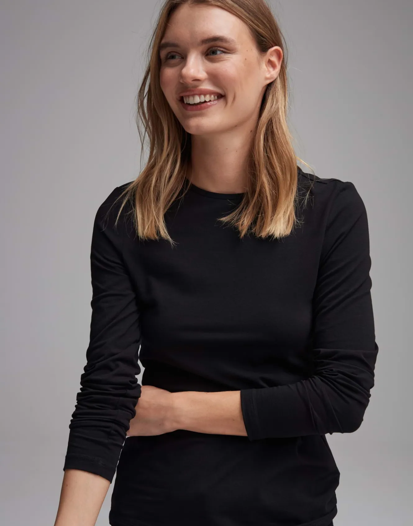 basicshirt_smilla_schwarz_online_bestellen_6.webp OPUS Basicshirt Smilla Schwarz Online Bestellen^Damen Basics | Shirts