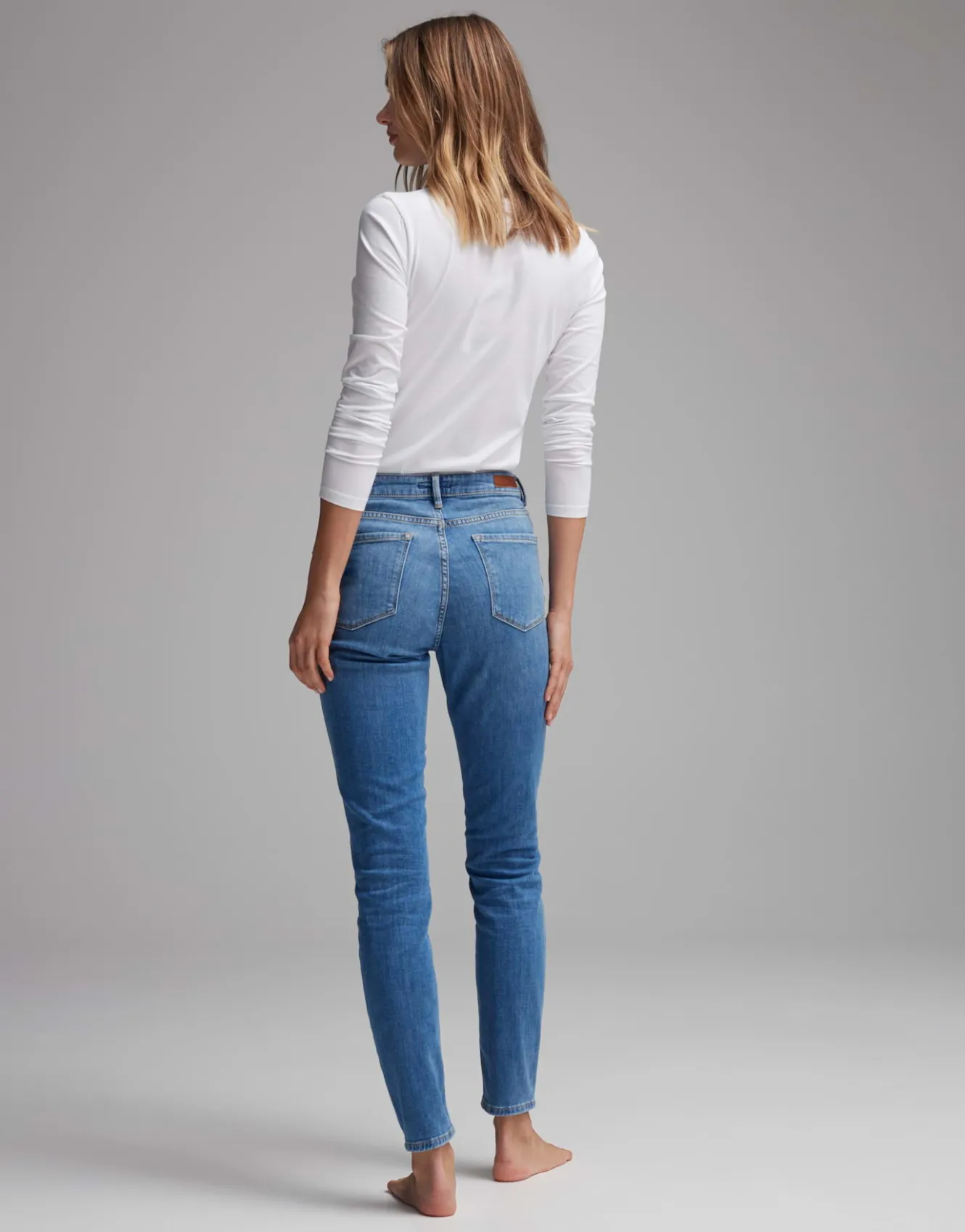 basicshirt_smilla_wei_online_bestellen_2-1.webp OPUS Basicshirt Smilla Weiß Online Bestellen^Damen Basics | Shirts