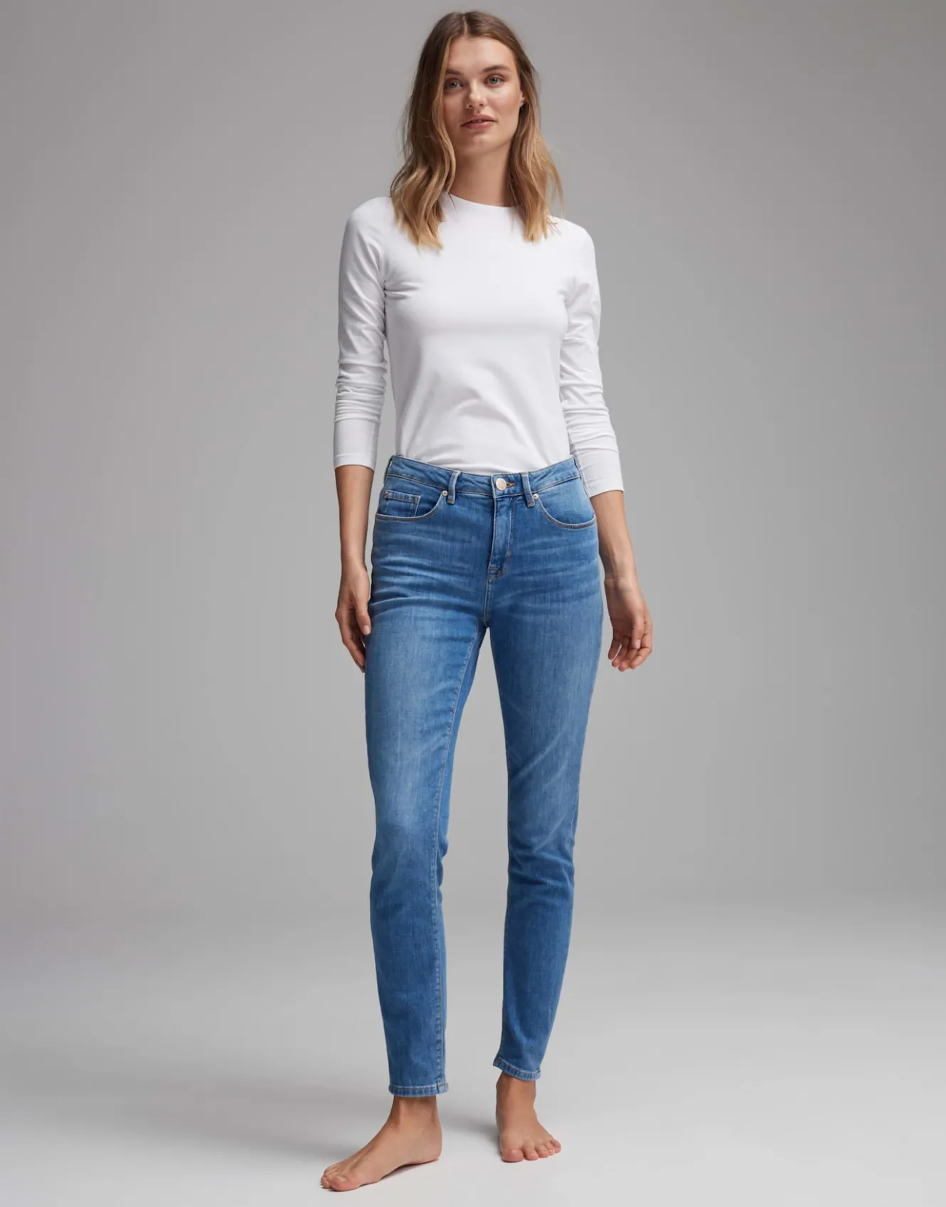 basicshirt_smilla_wei_online_bestellen_5-1.webp OPUS Basicshirt Smilla Weiß Online Bestellen^Damen Basics | Shirts