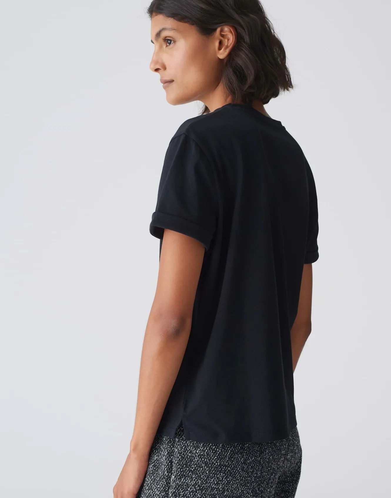 basicshirt_sonzi_schwarz_online_bestellen_3.webp OPUS Basicshirt Sonzi Schwarz Online Bestellen^Damen Basics | Shirts