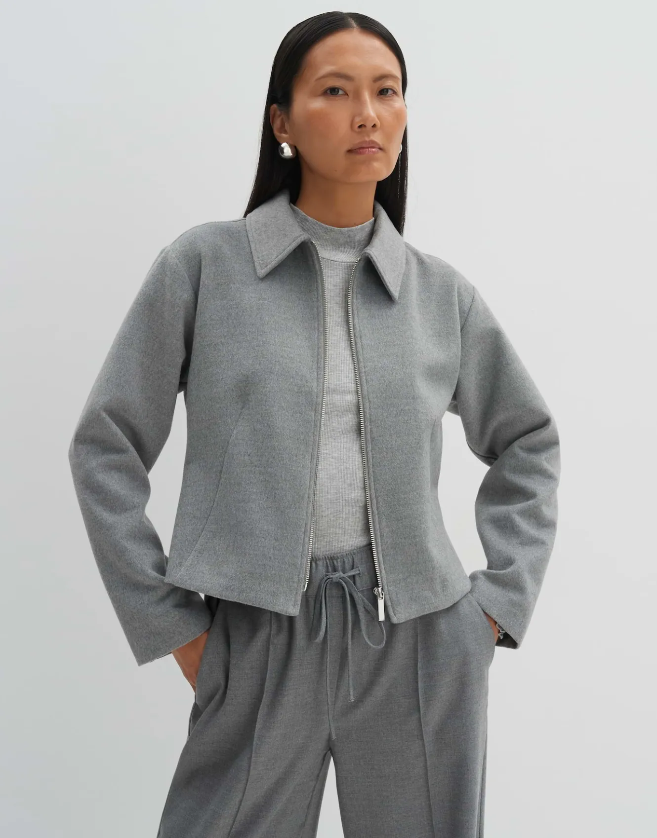 blazer_jacke_nilah_grau_online_bestellen_1.webp OPUS Blazer Jacke Nilah Grau Online Bestellen^Damen Blazer / Westen