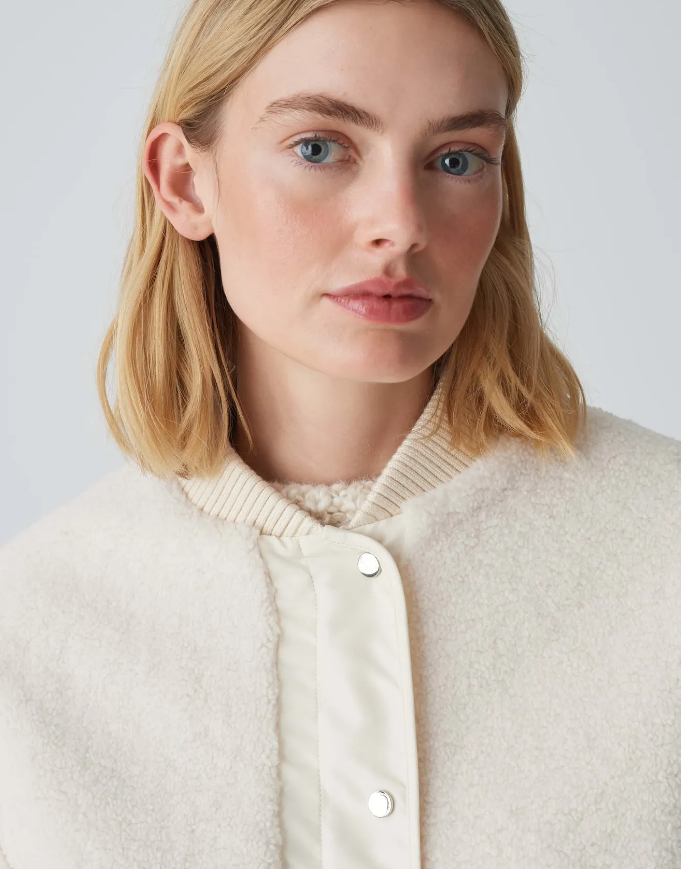 blouson_helda_wei_online_bestellen_4.webp OPUS Blouson Helda Weiß Online Bestellen^Damen Jacken / Mäntel