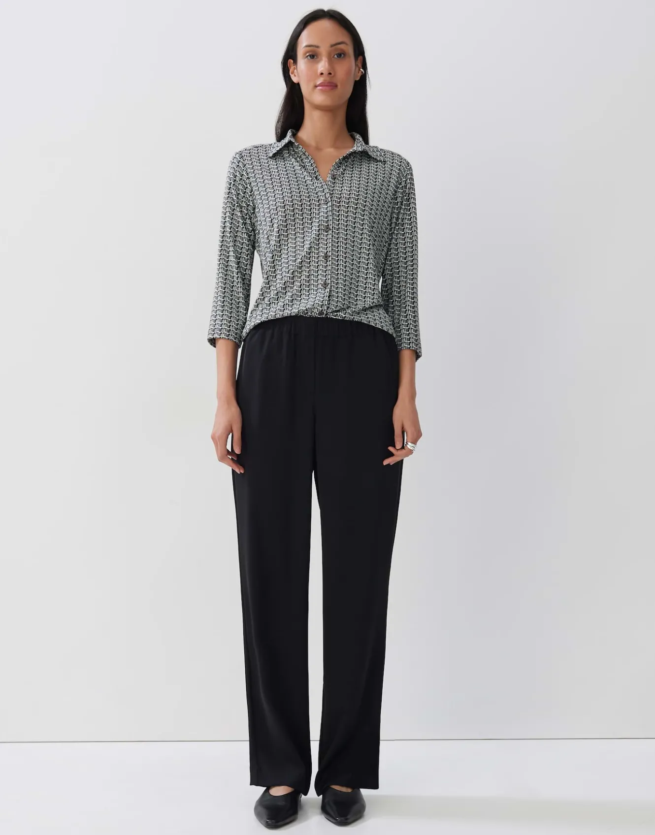 blusenshirt_kelly_pattern_grn_online_bestellen_4.webp OPUS Blusenshirt Kelly Pattern Grün Online Bestellen^Damen Shirts | Blusen
