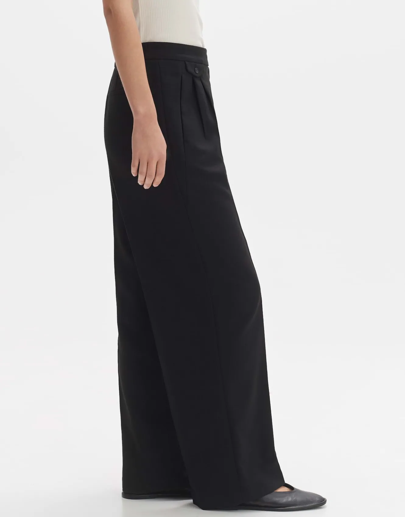 bundfaltenhose_marzena_asymmetric_schwarz_online_bestellen_4.webp OPUS Bundfaltenhose Marzena Asymmetric Schwarz Online Bestellen^Damen Hosen