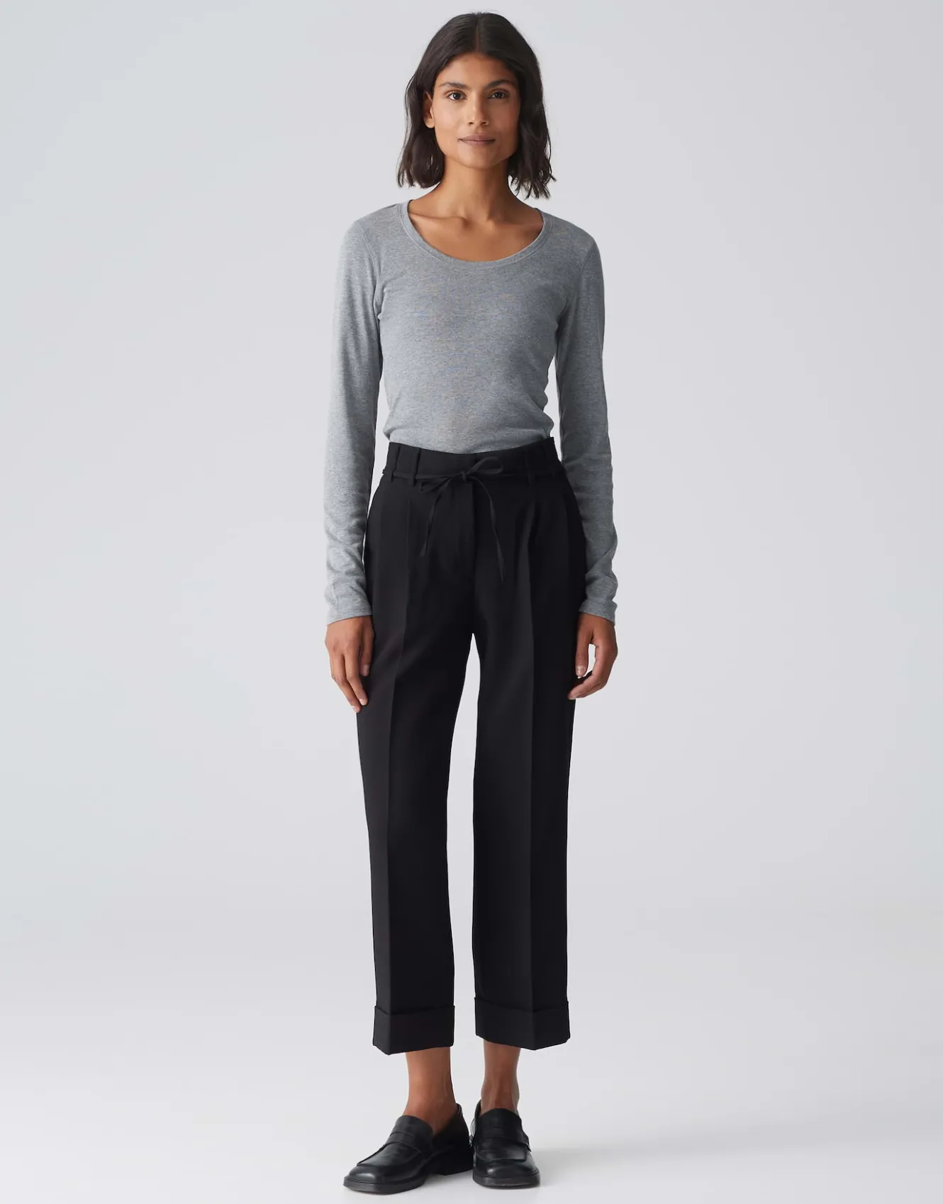 bundfaltenhose_meeri_schwarz_online_bestellen_0.webp OPUS Bundfaltenhose Meeri Schwarz Online Bestellen^Damen Hosen