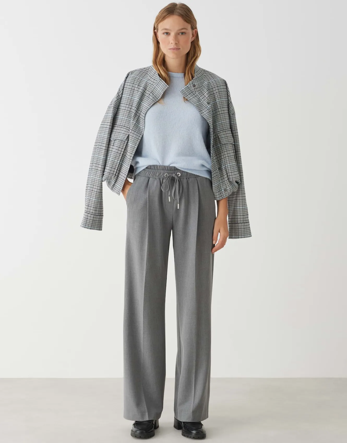 bundfaltenhose_mutasi_grau_online_bestellen_6.webp OPUS Bundfaltenhose Mutasi Grau Online Bestellen^Damen Hosen