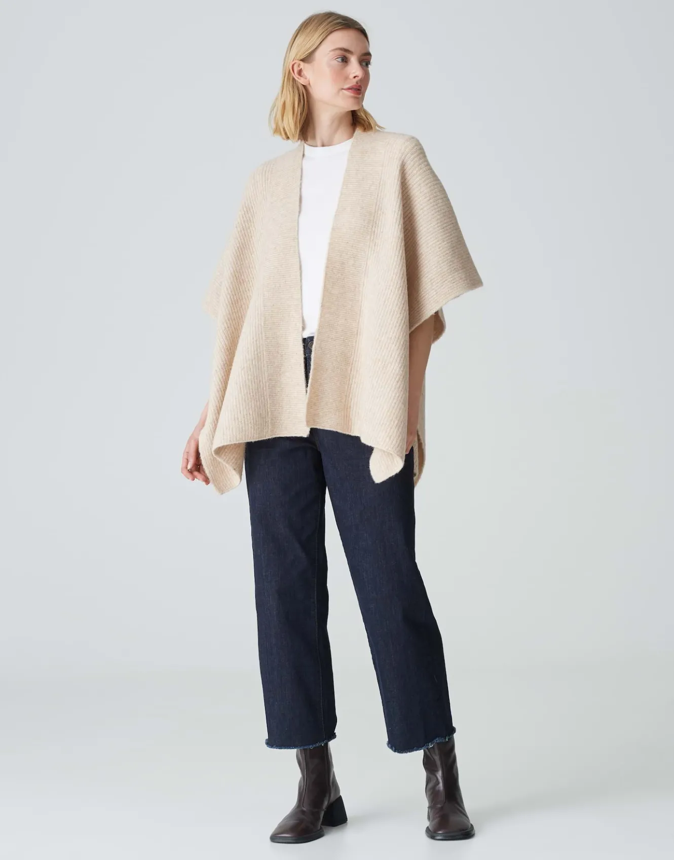 cape_ablanki_cape_beige_online_bestellen_0.webp OPUS Cape Ablanki Cape Beige Online Bestellen^Damen Strick | Accessoires