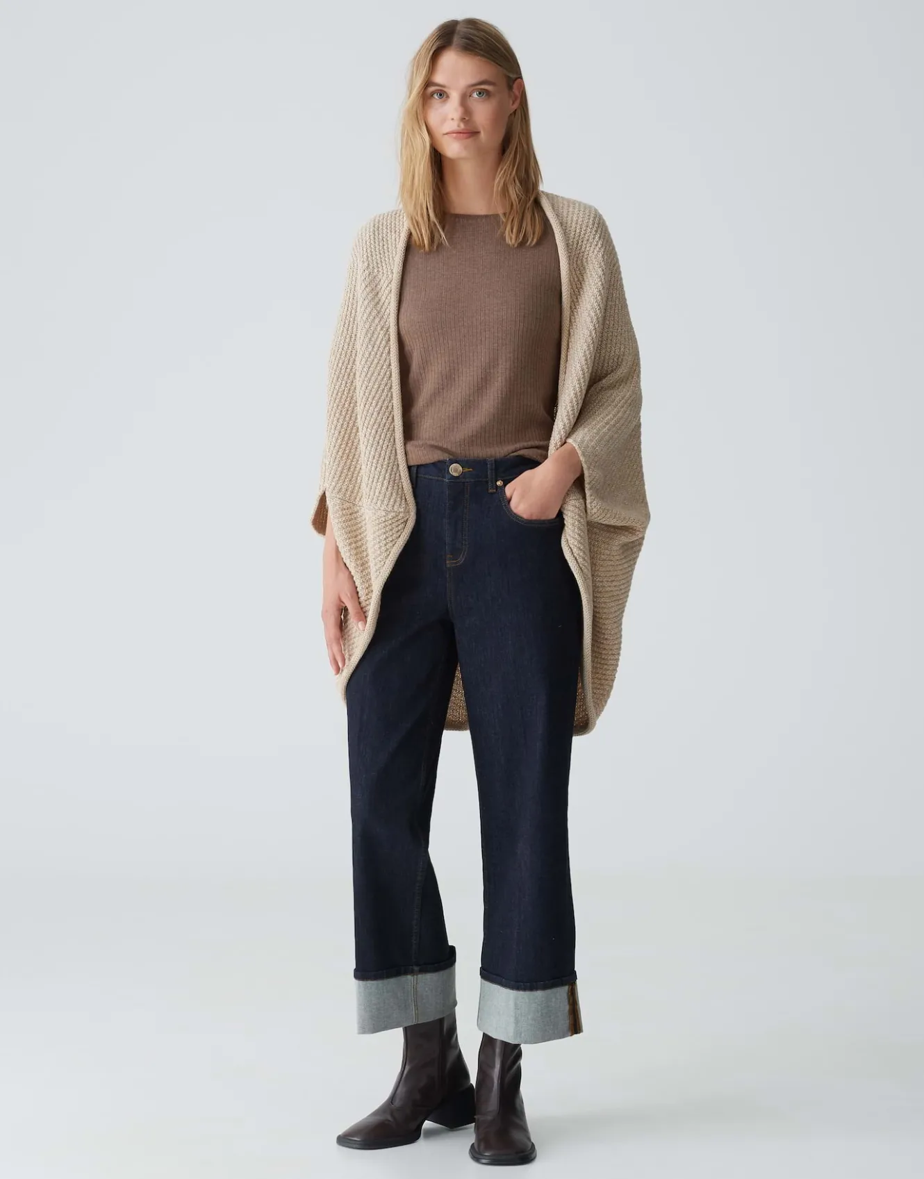 cape_amaryllis_waffle_beige_online_bestellen_6.webp OPUS Cape Amaryllis Waffle Beige Online Bestellen^Damen Strick | Accessoires