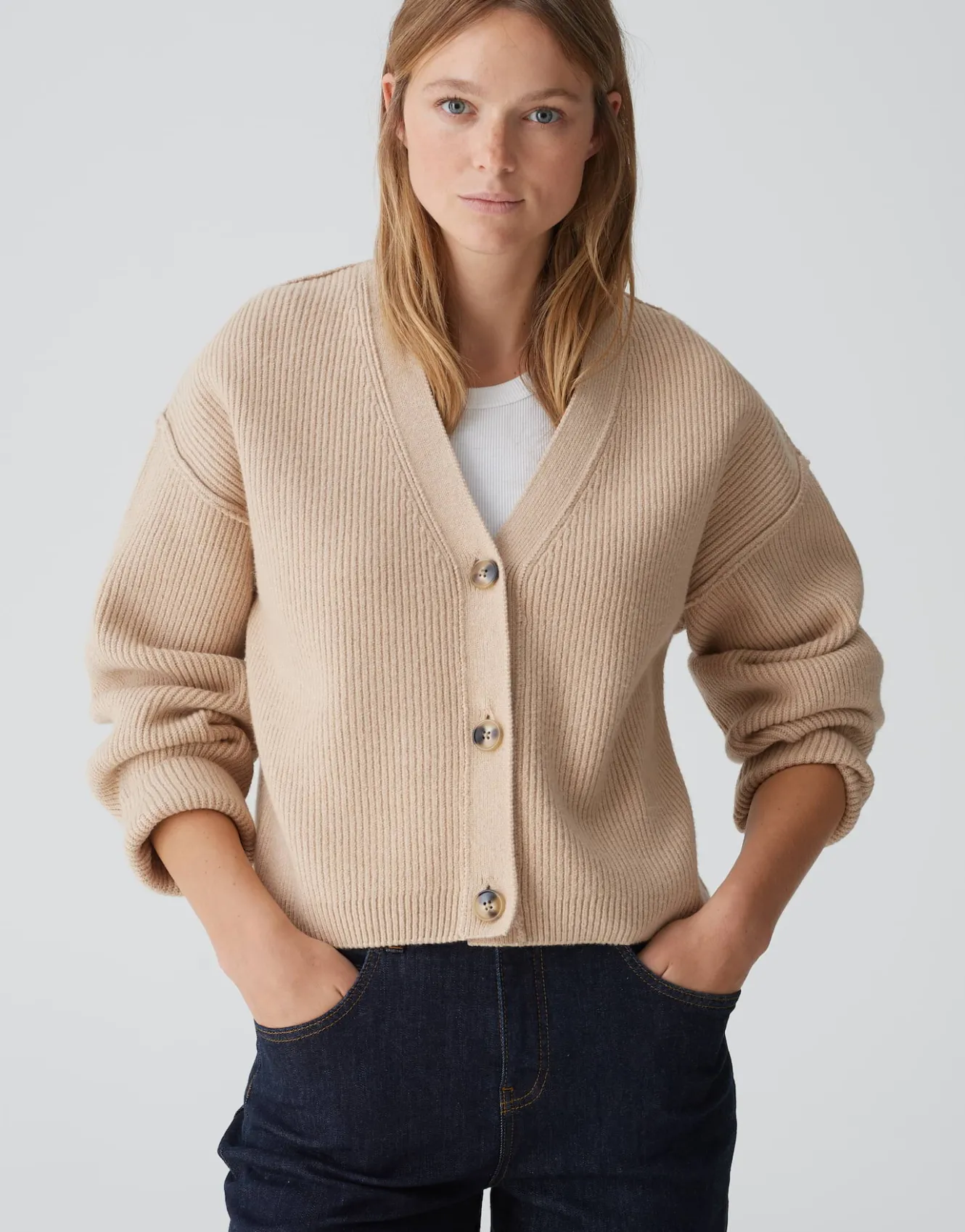 cardigan_dautuma_beige_online_bestellen_1.webp OPUS Cardigan Dautuma Beige Online Bestellen^Damen Strick