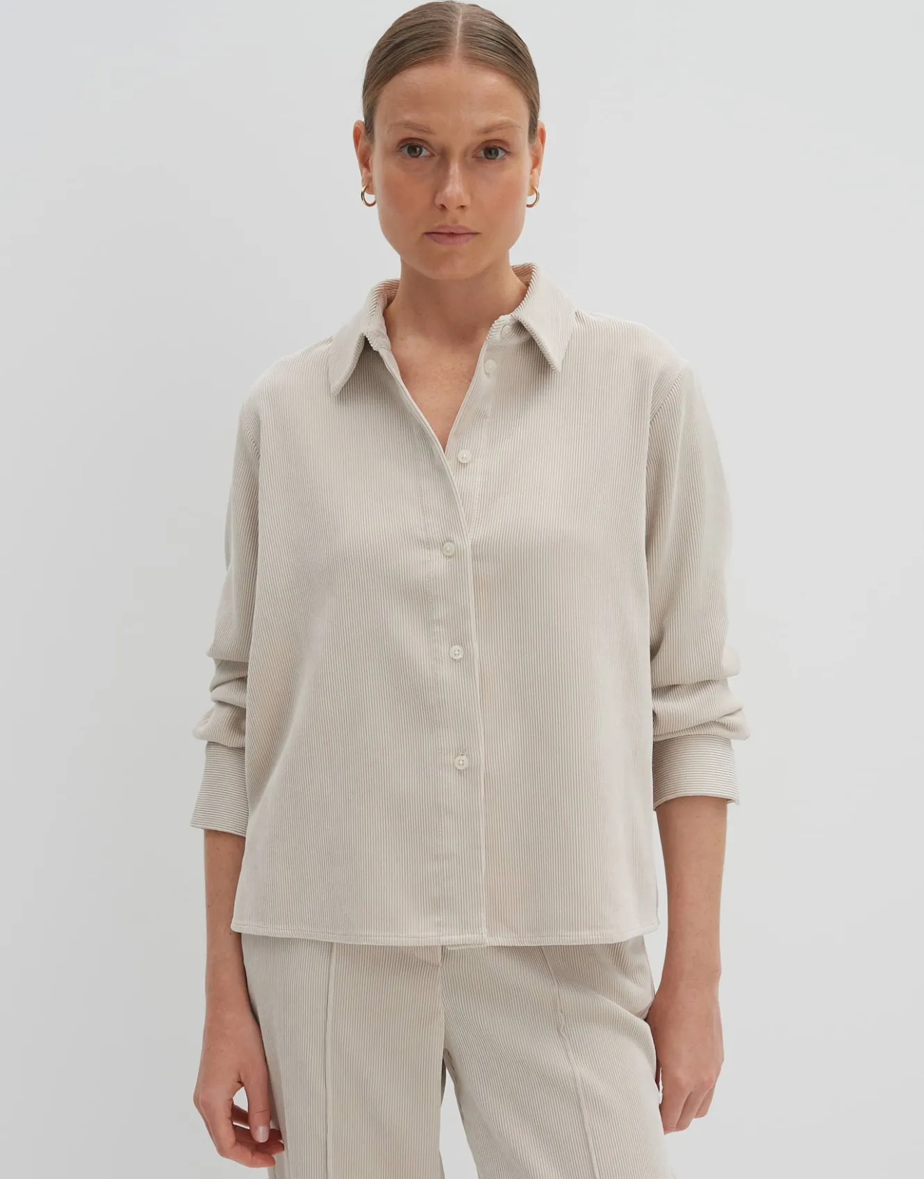 cordbluse_zortney_detail_beige_online_bestellen_1.webp OPUS Cordbluse Zortney Detail Beige Online Bestellen^Damen Blusen