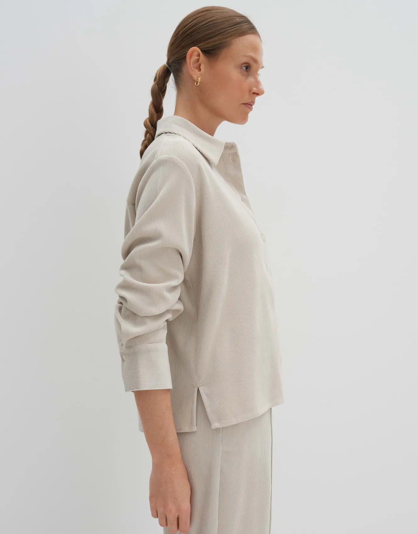 cordbluse_zortney_detail_beige_online_bestellen_3.webp OPUS Cordbluse Zortney Detail Beige Online Bestellen^Damen Blusen