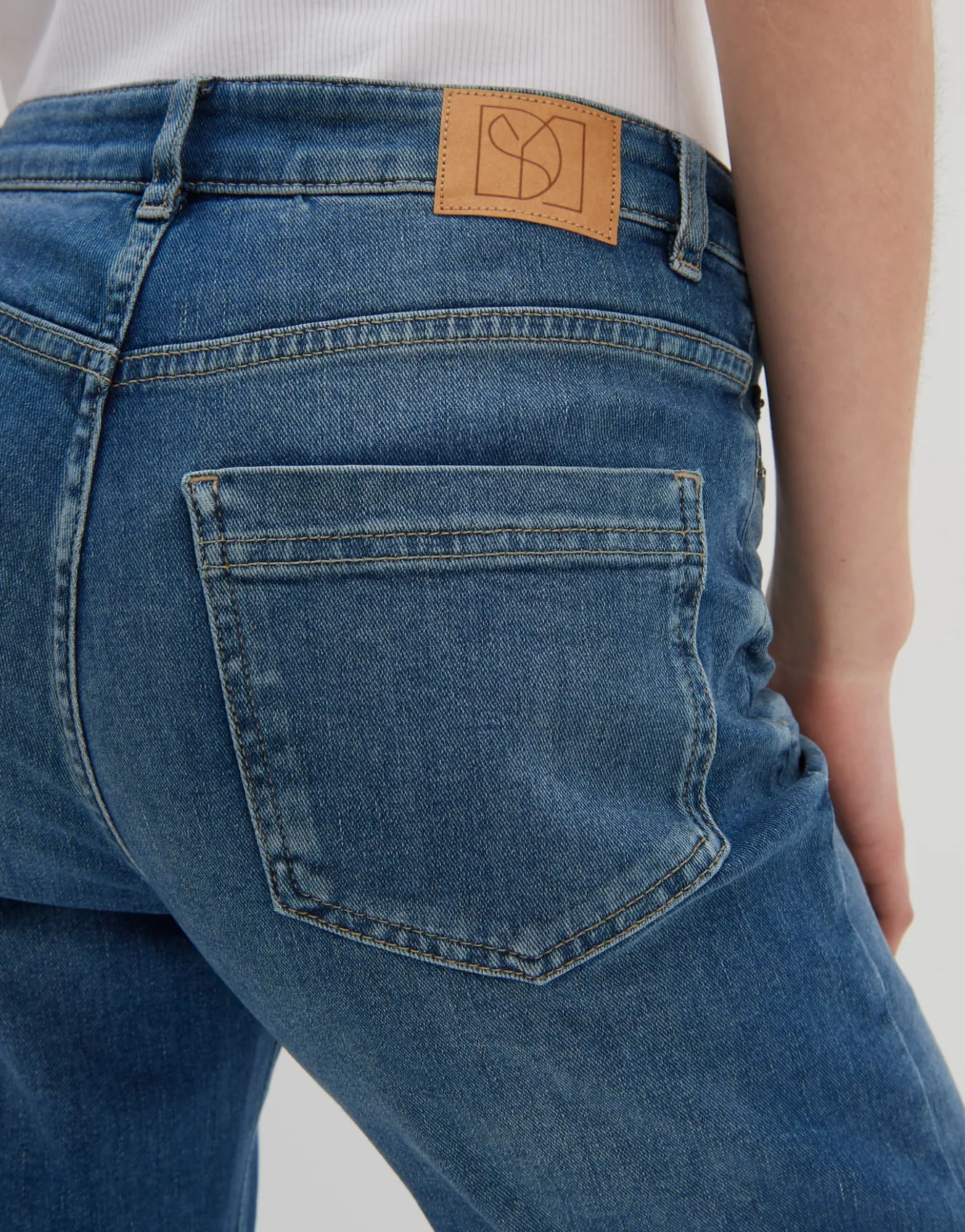 cropped_relaxed_jeans_corah_blau_online_bestellen_5.webp OPUS Cropped Relaxed Jeans Corah Blau Online Bestellen^Damen Jeans