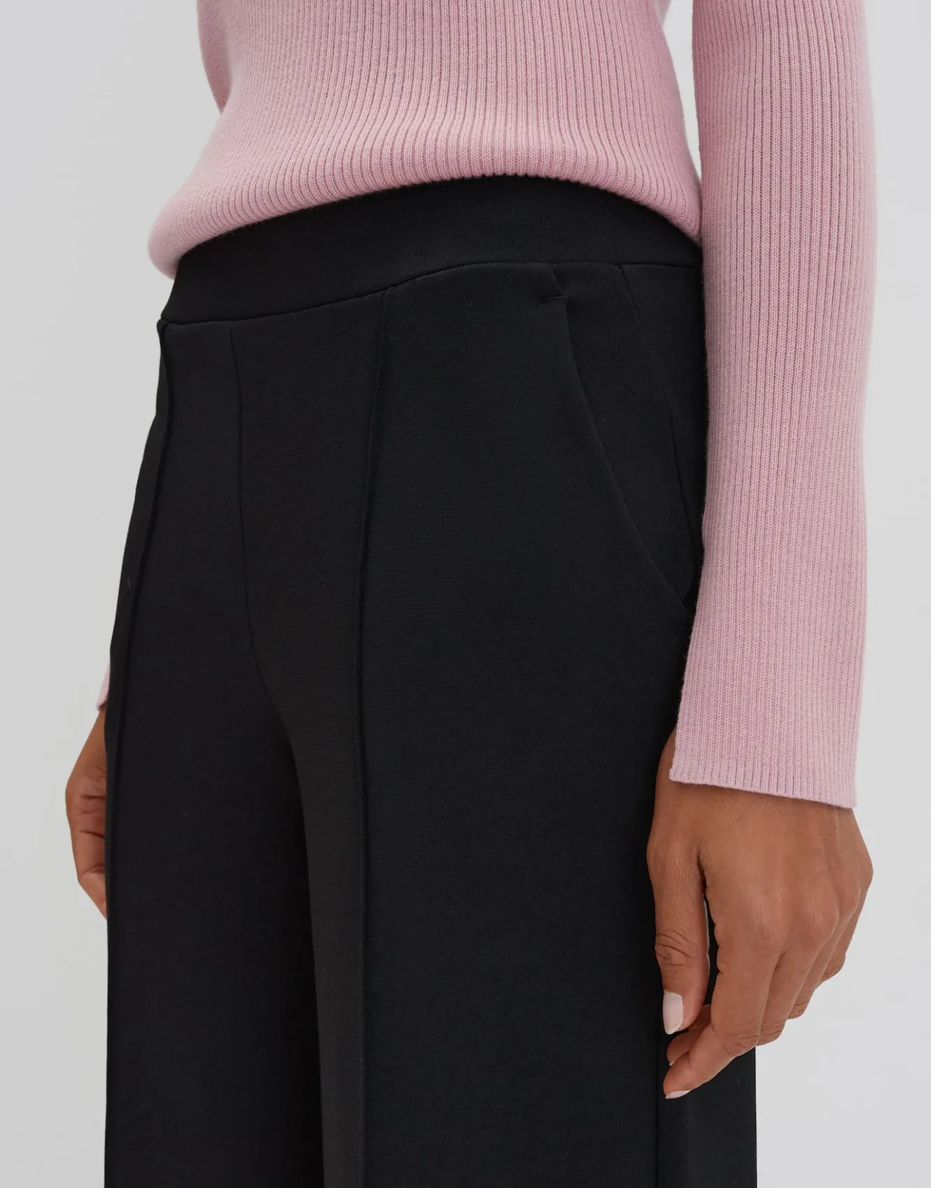 culotte_curilo_modern_schwarz_online_bestellen_4.webp OPUS Culotte Curilo Modern Schwarz Online Bestellen^Damen Hosen