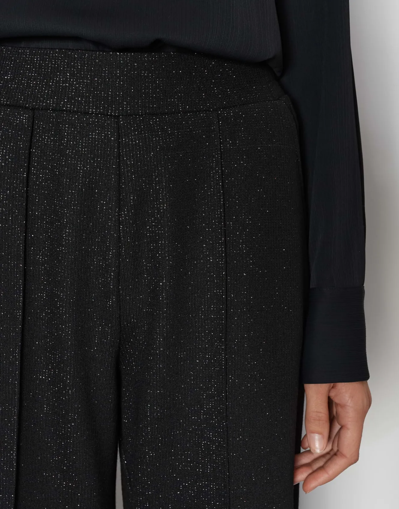 culotte_cusam_glam_schwarz_online_bestellen_4.webp OPUS Culotte Cusam Glam Schwarz Online Bestellen^Damen Hosen