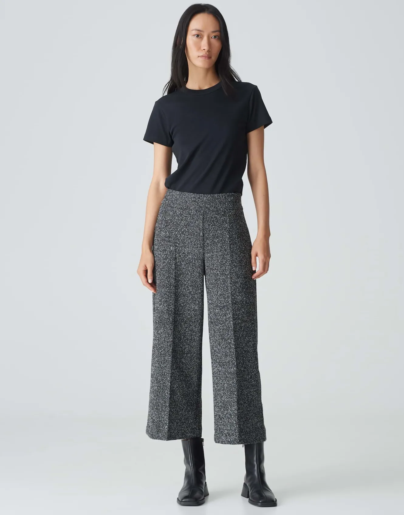 culotte_misha_boucle_schwarz_online_bestellen_0.webp OPUS Culotte Misha Boucle Schwarz Online Bestellen^Damen Hosen