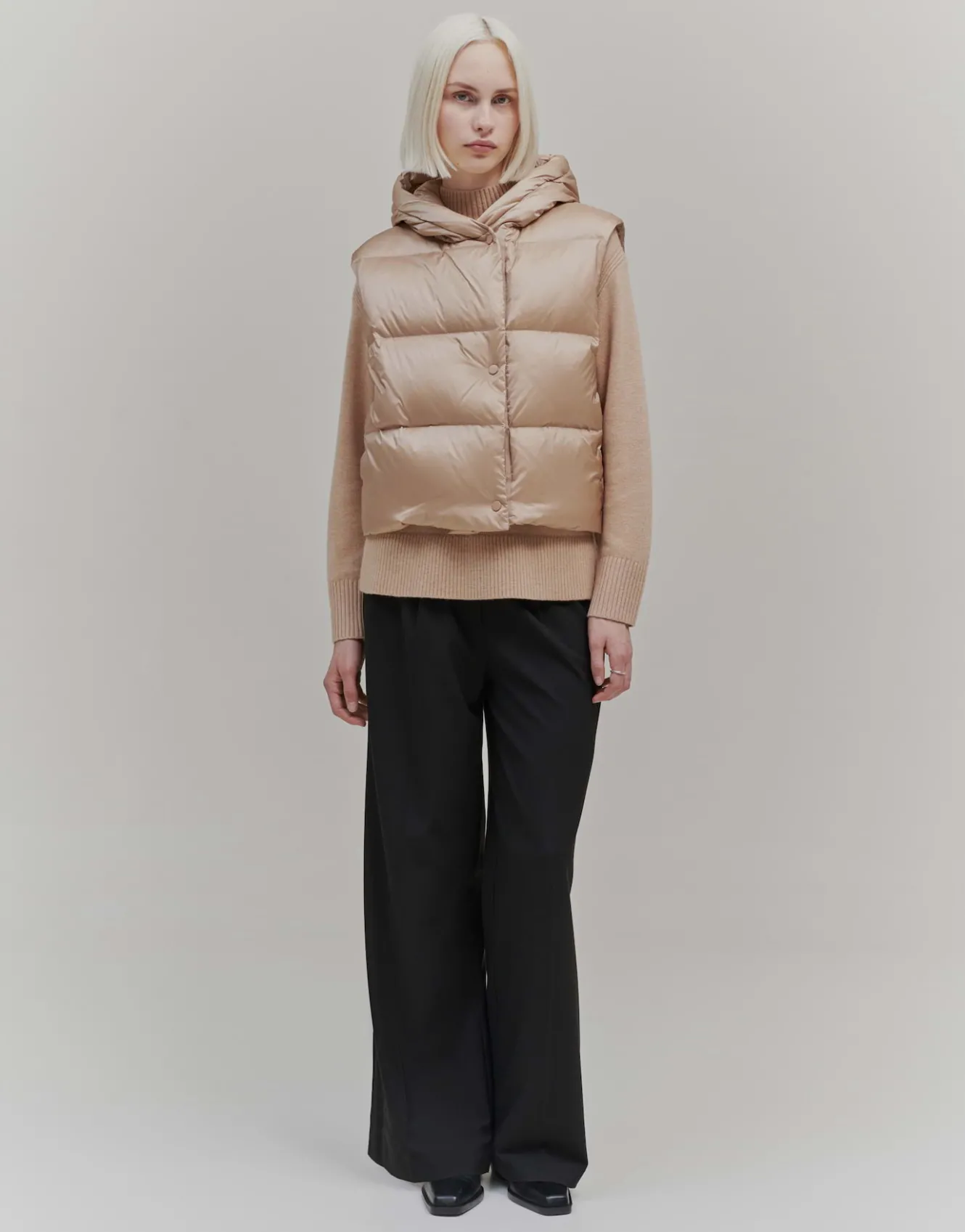 daunenweste_vausti_beige_online_bestellen_0.webp OPUS Daunenweste Vausti Beige Online Bestellen^Damen Jacken / Mäntel | Blazer / Westen