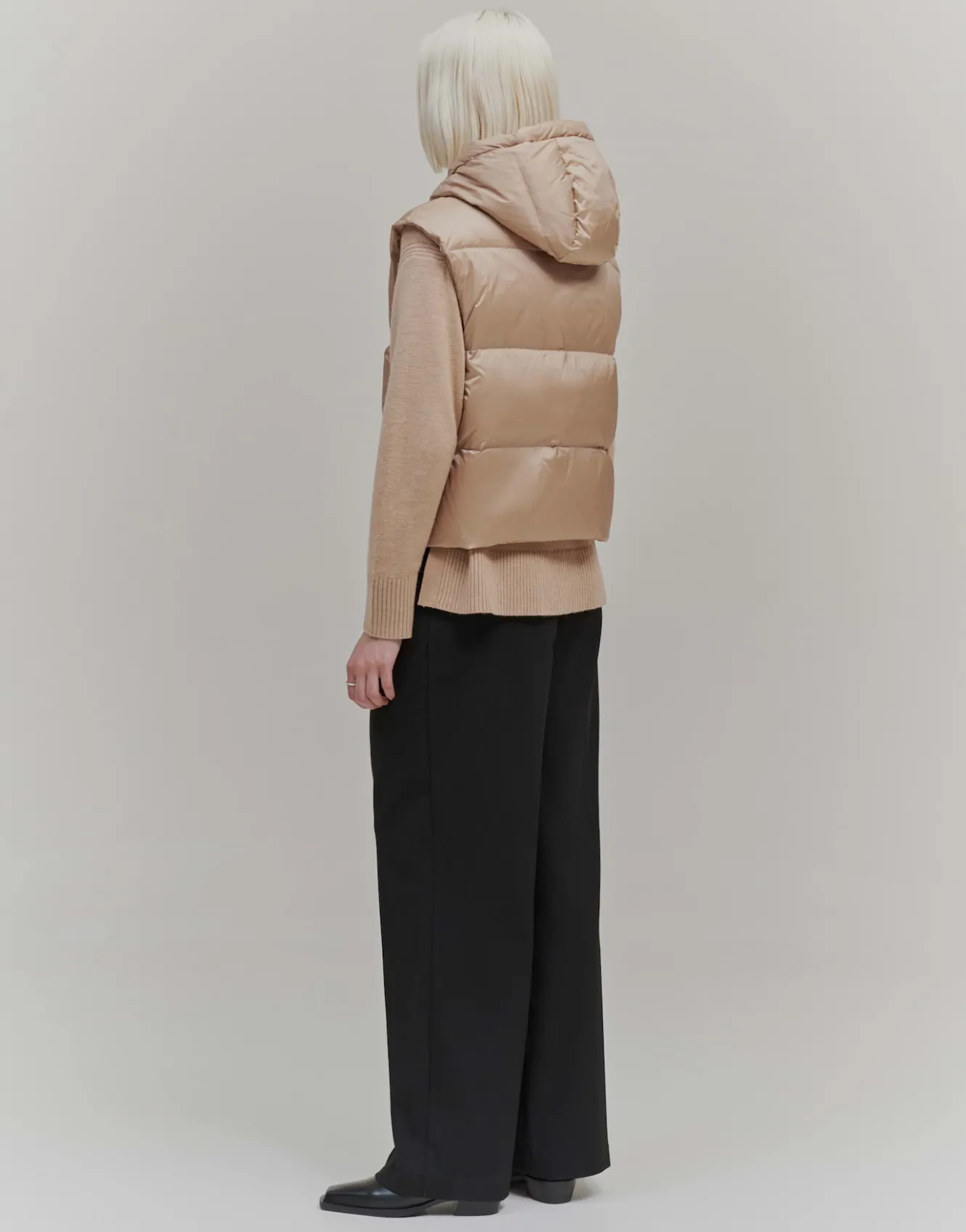 daunenweste_vausti_beige_online_bestellen_2.webp OPUS Daunenweste Vausti Beige Online Bestellen^Damen Jacken / Mäntel | Blazer / Westen