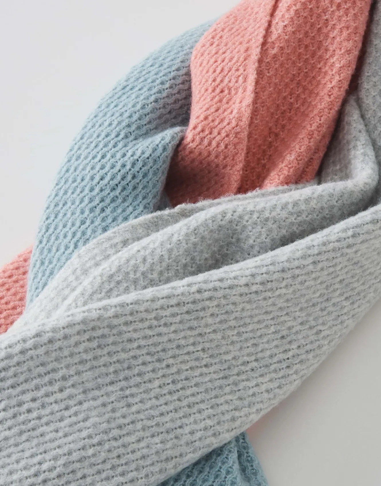 dreieckstuch_afraasi_scarf_grau_online_bestellen_4.webp OPUS Dreieckstuch Afraasi Scarf Grau Online Bestellen^Damen Accessoires