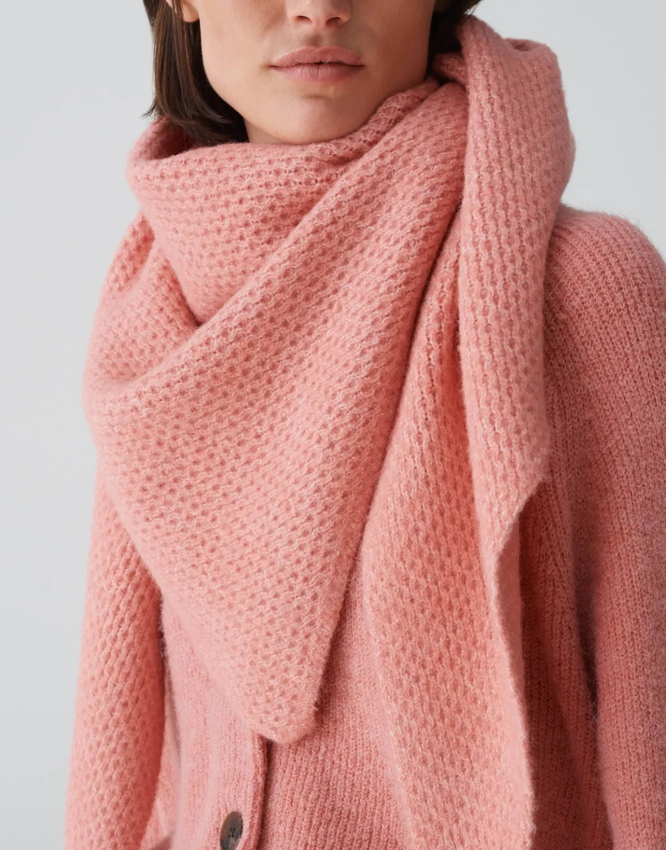 dreieckstuch_afraasi_scarf_ros_online_bestellen_1.webp OPUS Dreieckstuch Afraasi Scarf Rosé Online Bestellen^Damen Accessoires