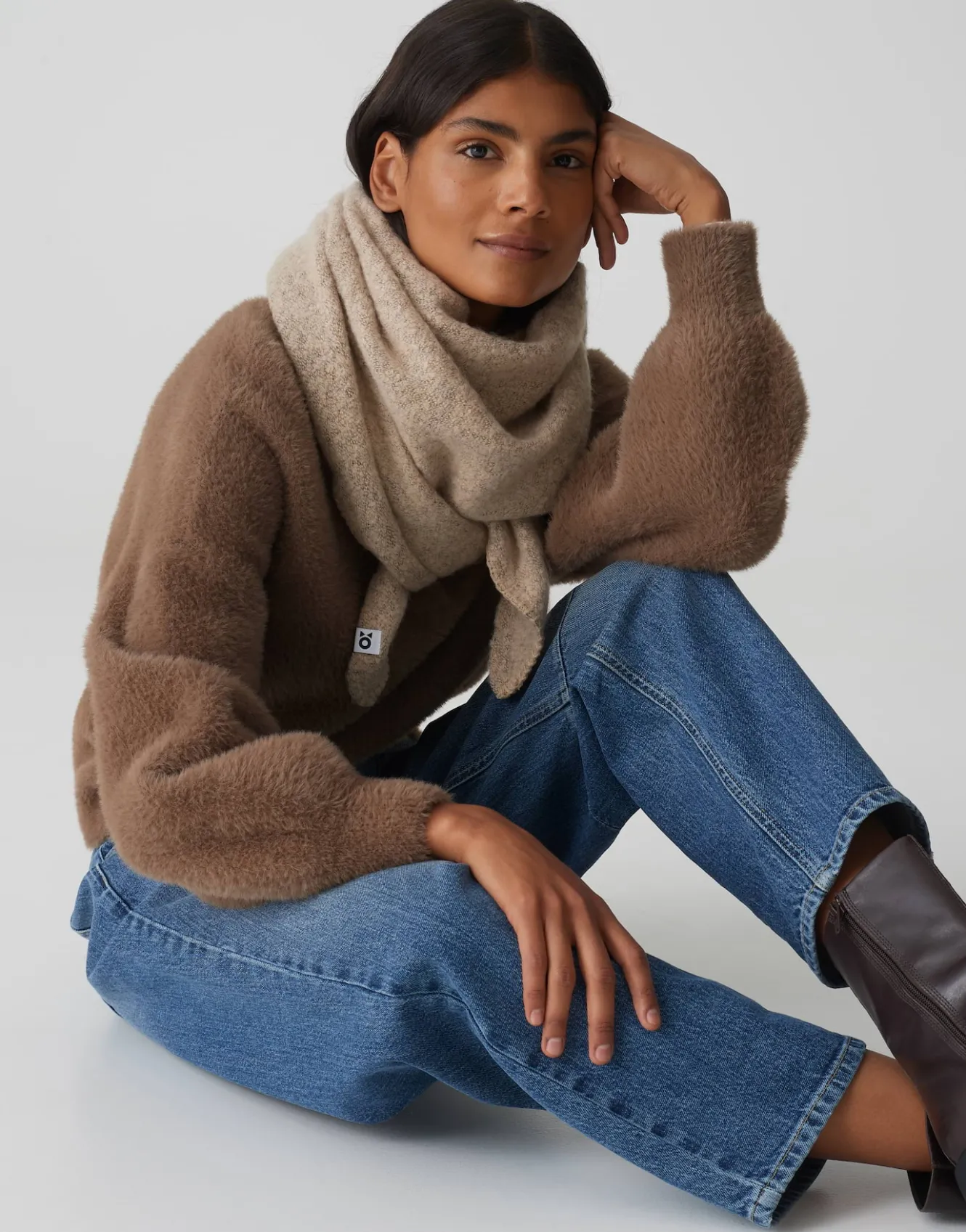 dreieckstuch_amadsi_scarf_beige_online_bestellen_5.webp OPUS Dreieckstuch Amadsi Scarf Beige Online Bestellen^Damen Accessoires