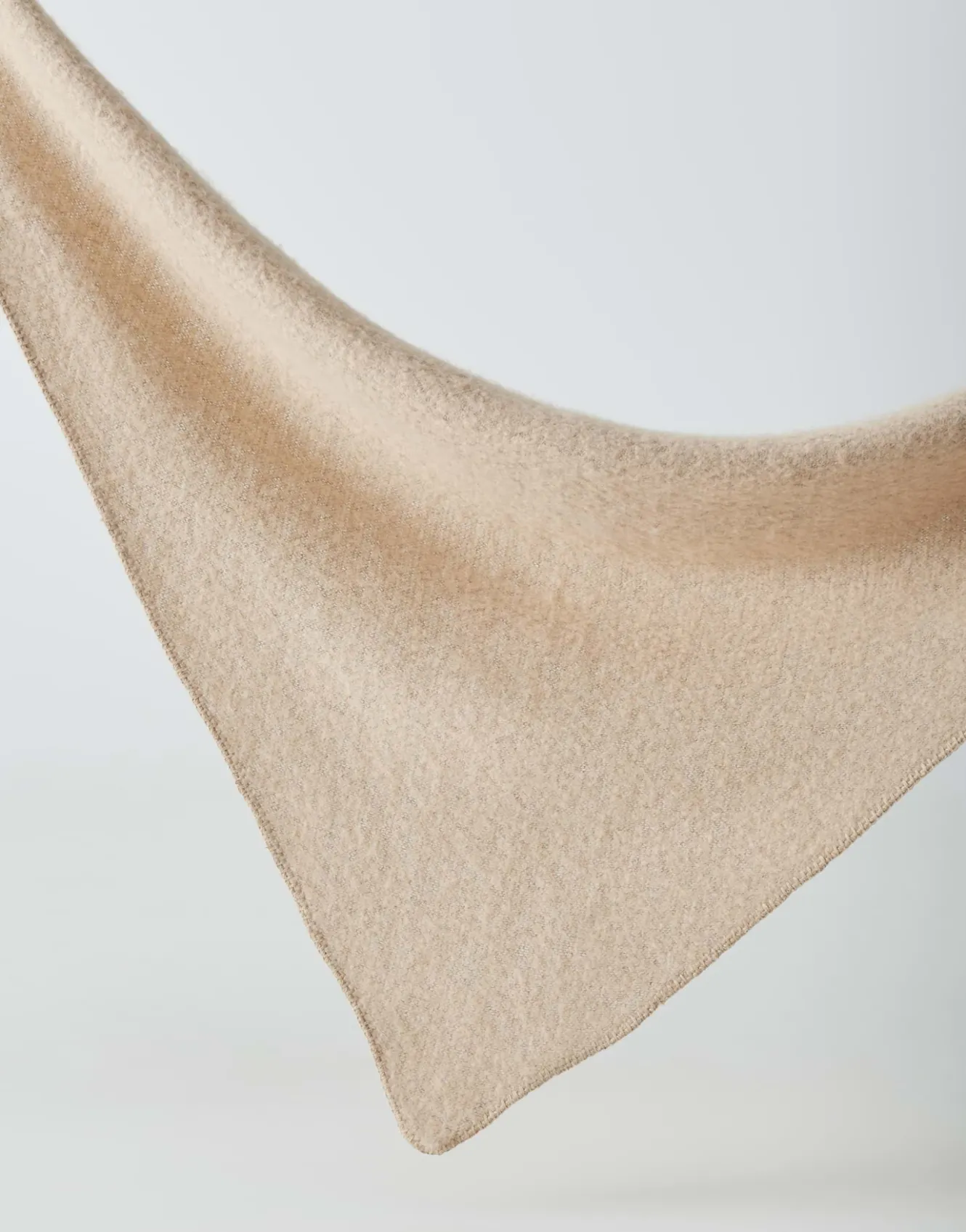 dreieckstuch_amadsi_scarf_beige_online_bestellen_7.webp OPUS Dreieckstuch Amadsi Scarf Beige Online Bestellen^Damen Accessoires