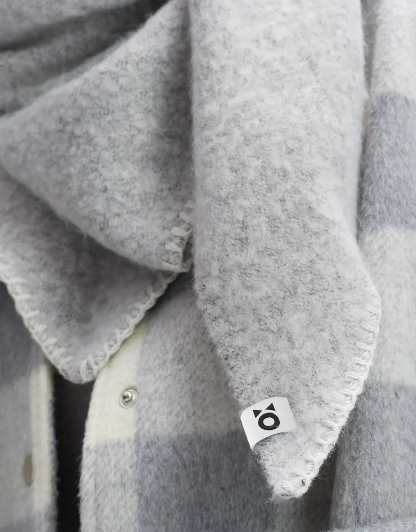 dreieckstuch_amadsi_scarf_grau_online_bestellen_2.webp OPUS Dreieckstuch Amadsi Scarf Grau Online Bestellen^Damen Accessoires