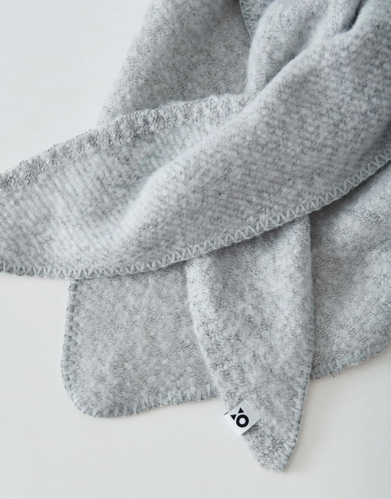 dreieckstuch_amadsi_scarf_grau_online_bestellen_5.webp OPUS Dreieckstuch Amadsi Scarf Grau Online Bestellen^Damen Accessoires