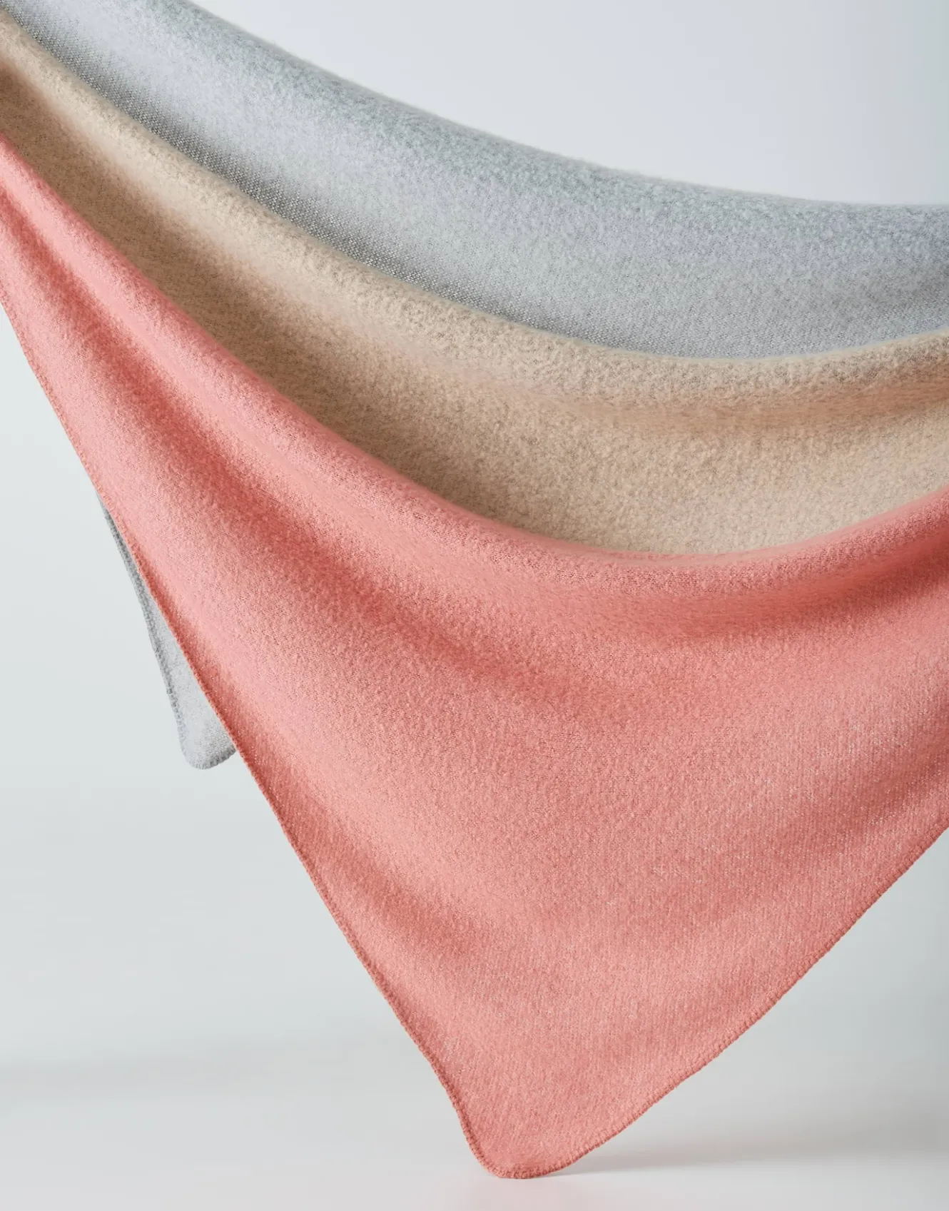 dreieckstuch_amadsi_scarf_rot_online_bestellen_11.webp OPUS Dreieckstuch Amadsi Scarf Rot Online Bestellen^Damen Accessoires