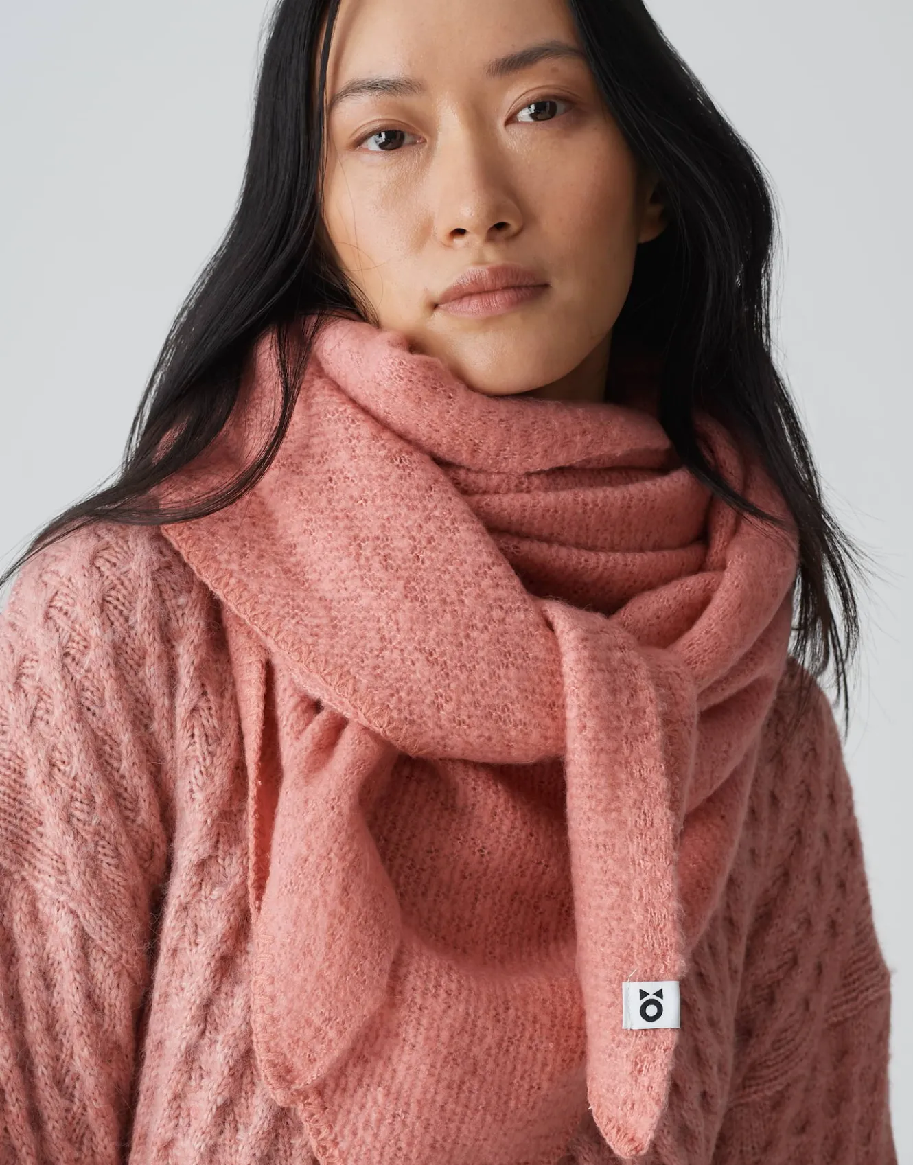 dreieckstuch_amadsi_scarf_rot_online_bestellen_8.webp OPUS Dreieckstuch Amadsi Scarf Rot Online Bestellen^Damen Accessoires