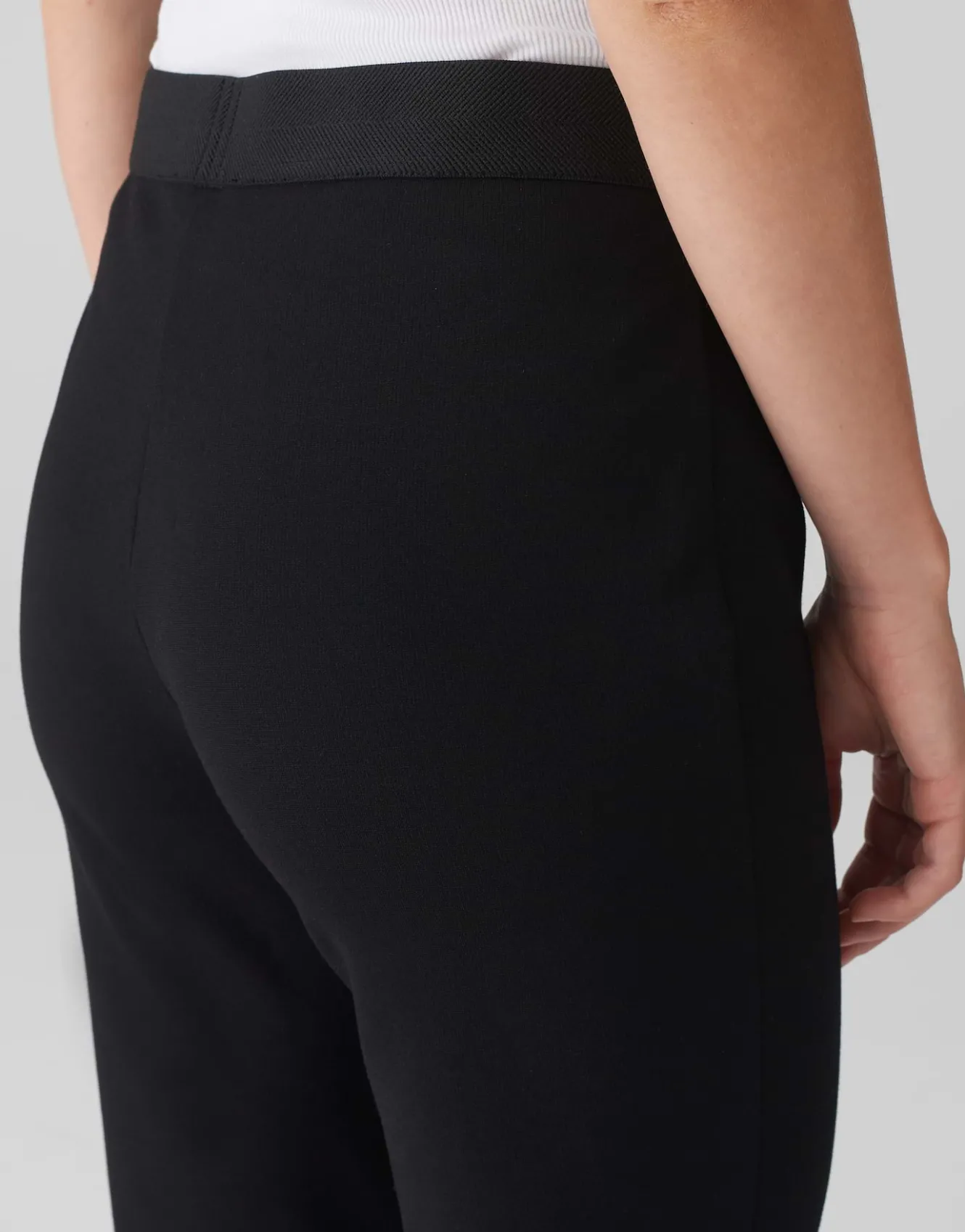 flared_pants_erja_sporty_schwarz_online_bestellen_4.webp OPUS Flared Pants Erja Sporty Schwarz Online Bestellen^Damen Hosen