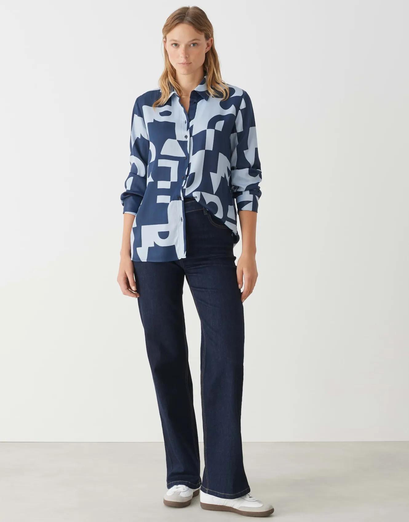 hemdbluse_falkina_bold_blau_online_bestellen_5.webp OPUS Hemdbluse Falkina Bold Blau Online Bestellen^Damen Blusen