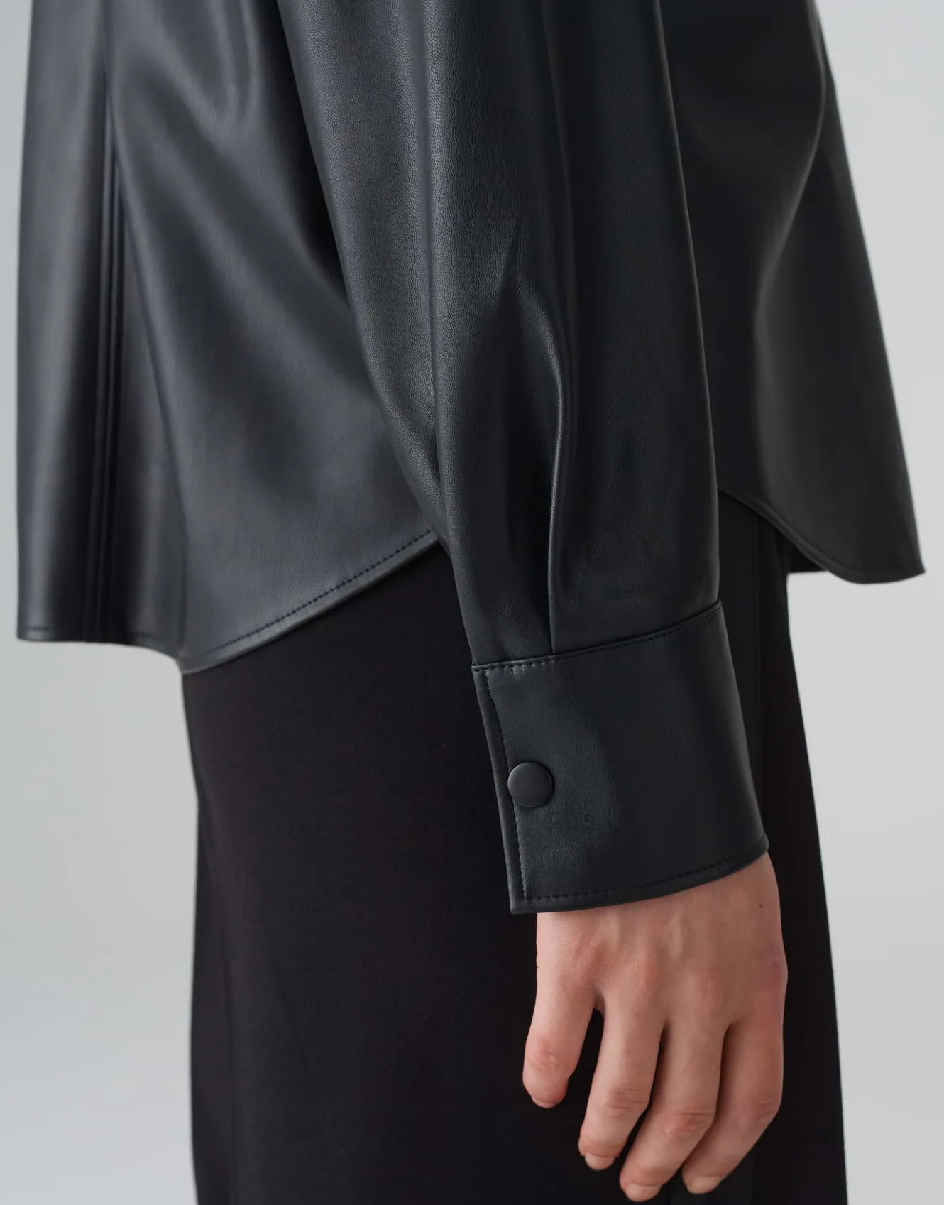 hemdbluse_firius_schwarz_online_bestellen_5.webp OPUS Hemdbluse Firius Schwarz Online Bestellen^Damen Blusen