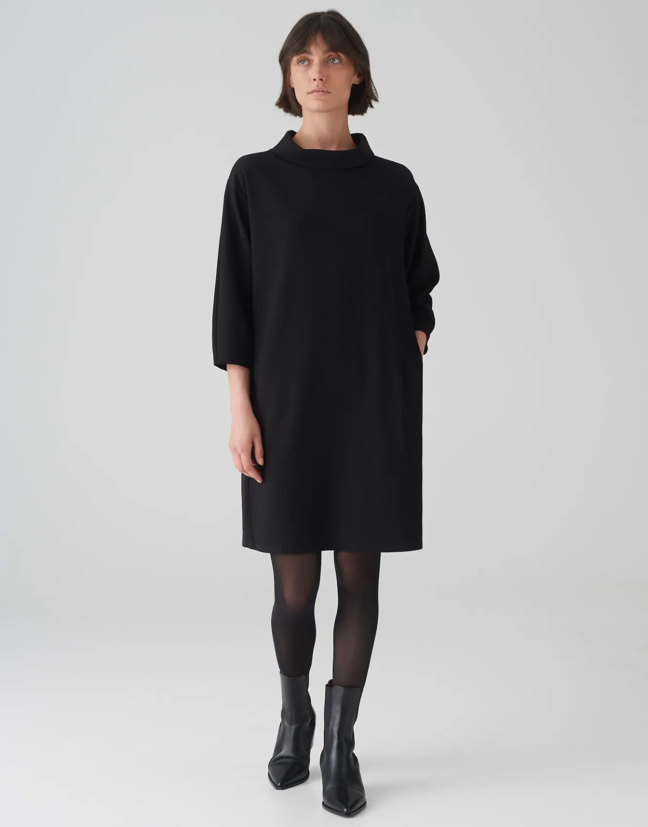 jerseykleid_wabyna_schwarz_online_bestellen_1.webp OPUS Jerseykleid Wabyna Schwarz Online Bestellen^Damen Kleider