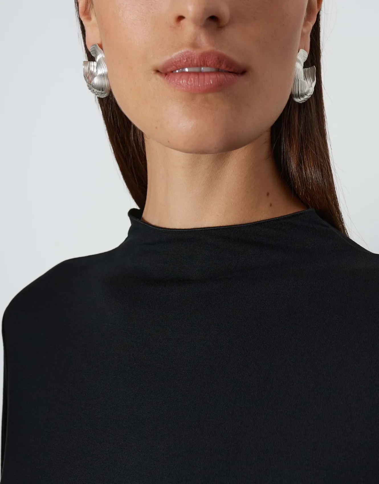 jerseyshirt_karinn_schwarz_online_bestellen_3.webp OPUS Jerseyshirt Karinn Schwarz Online Bestellen^Damen Basics | Shirts