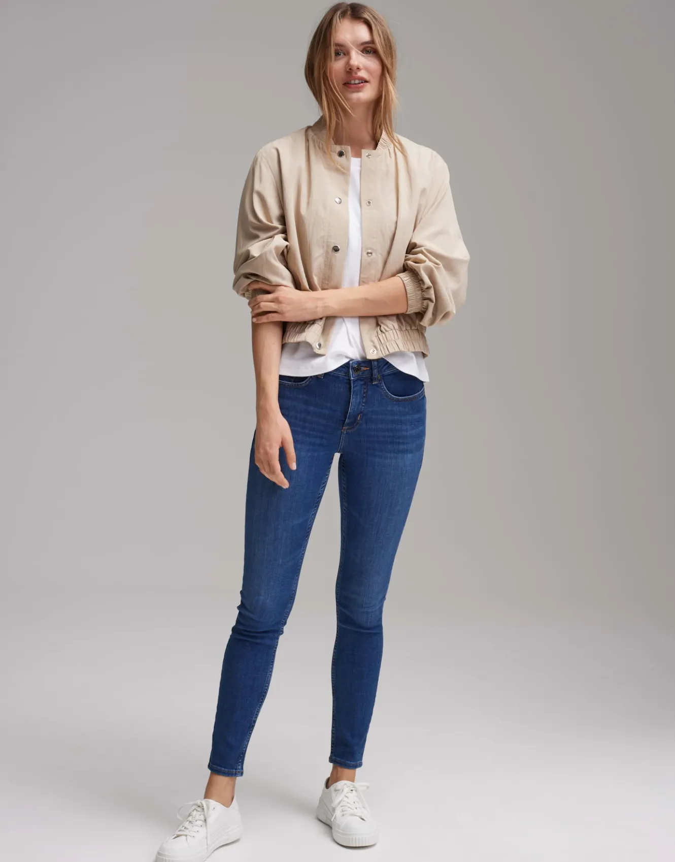 jerseytop_ilayda_wei_online_bestellen_5.webp OPUS Jerseytop Ilayda Weiß Online Bestellen^Damen Basics | Shirts
