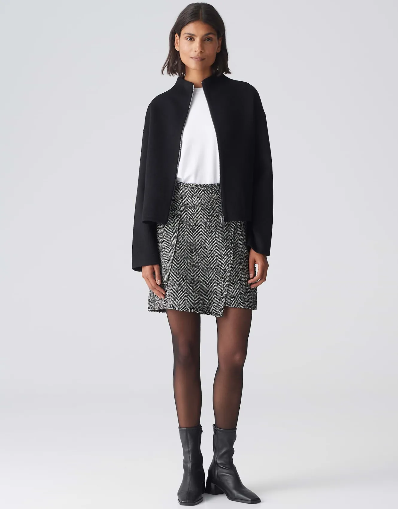 kurzjacke_helise_schwarz_online_bestellen_7.webp OPUS Kurzjacke Helise Schwarz Online Bestellen^Damen Jacken / Mäntel