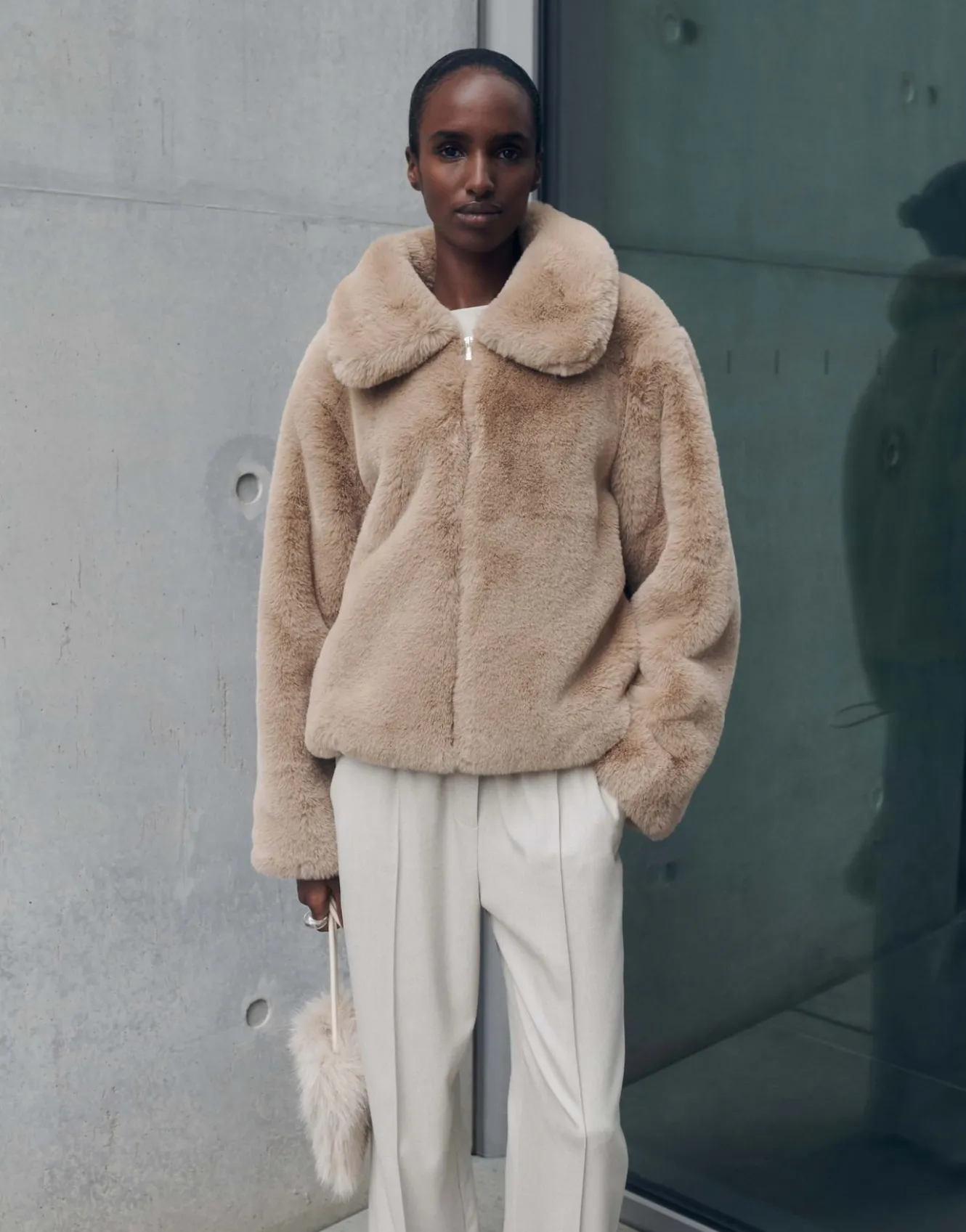 kurzjacke_variah_beige_online_bestellen_7.webp OPUS Kurzjacke Variah Beige Online Bestellen^Damen Jacken / Mäntel