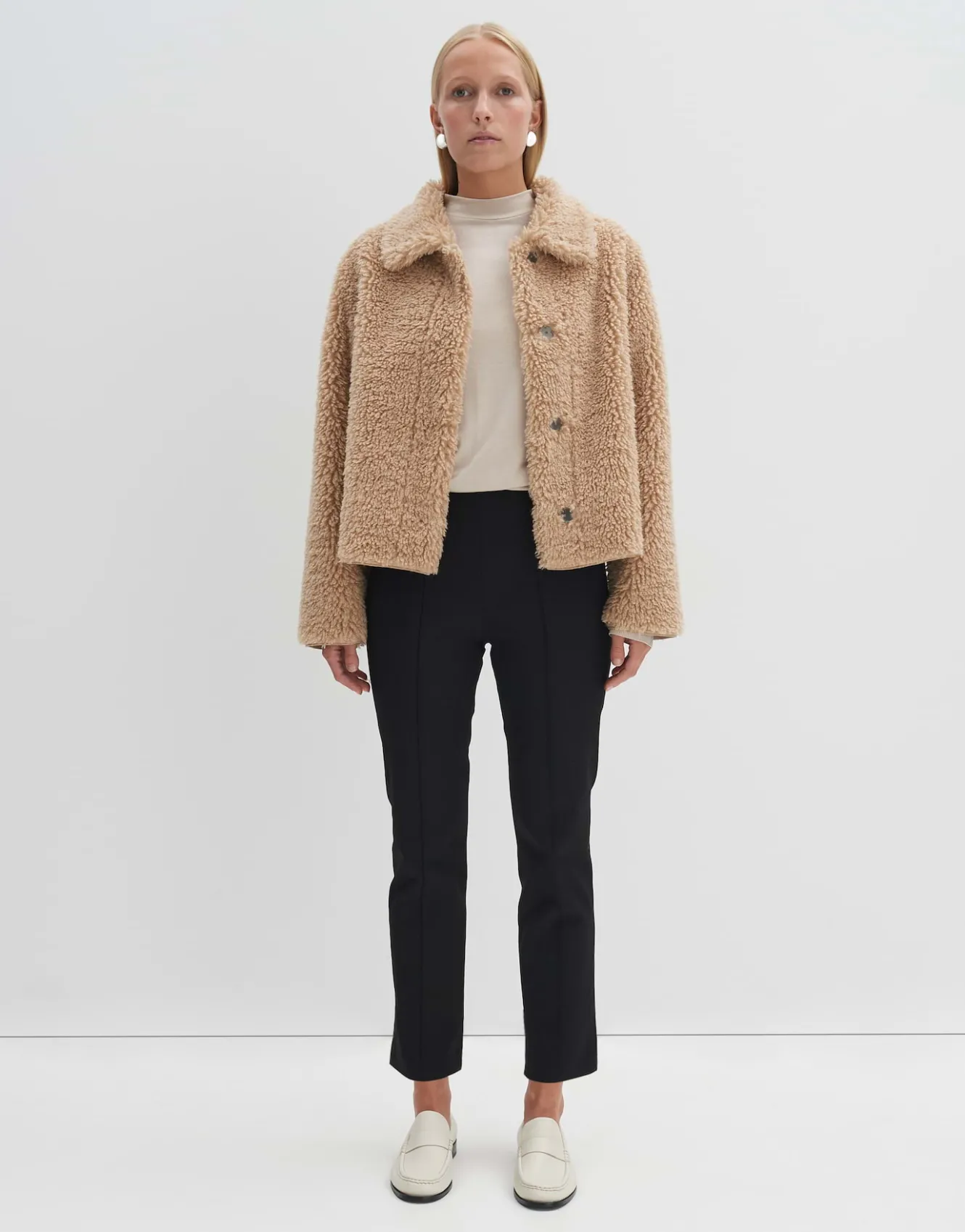 kurzjacke_variett_beige_online_bestellen_5.webp OPUS Kurzjacke Variett Beige Online Bestellen^Damen Jacken / Mäntel