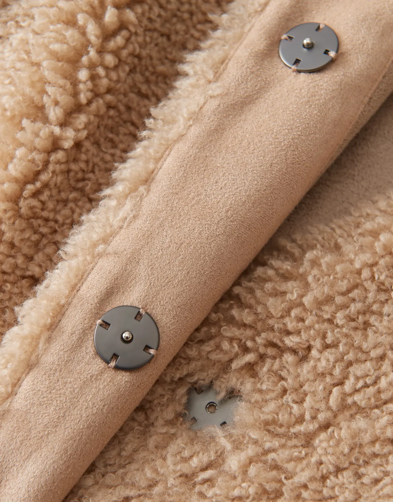 kurzjacke_variett_beige_online_bestellen_8.webp OPUS Kurzjacke Variett Beige Online Bestellen^Damen Jacken / Mäntel
