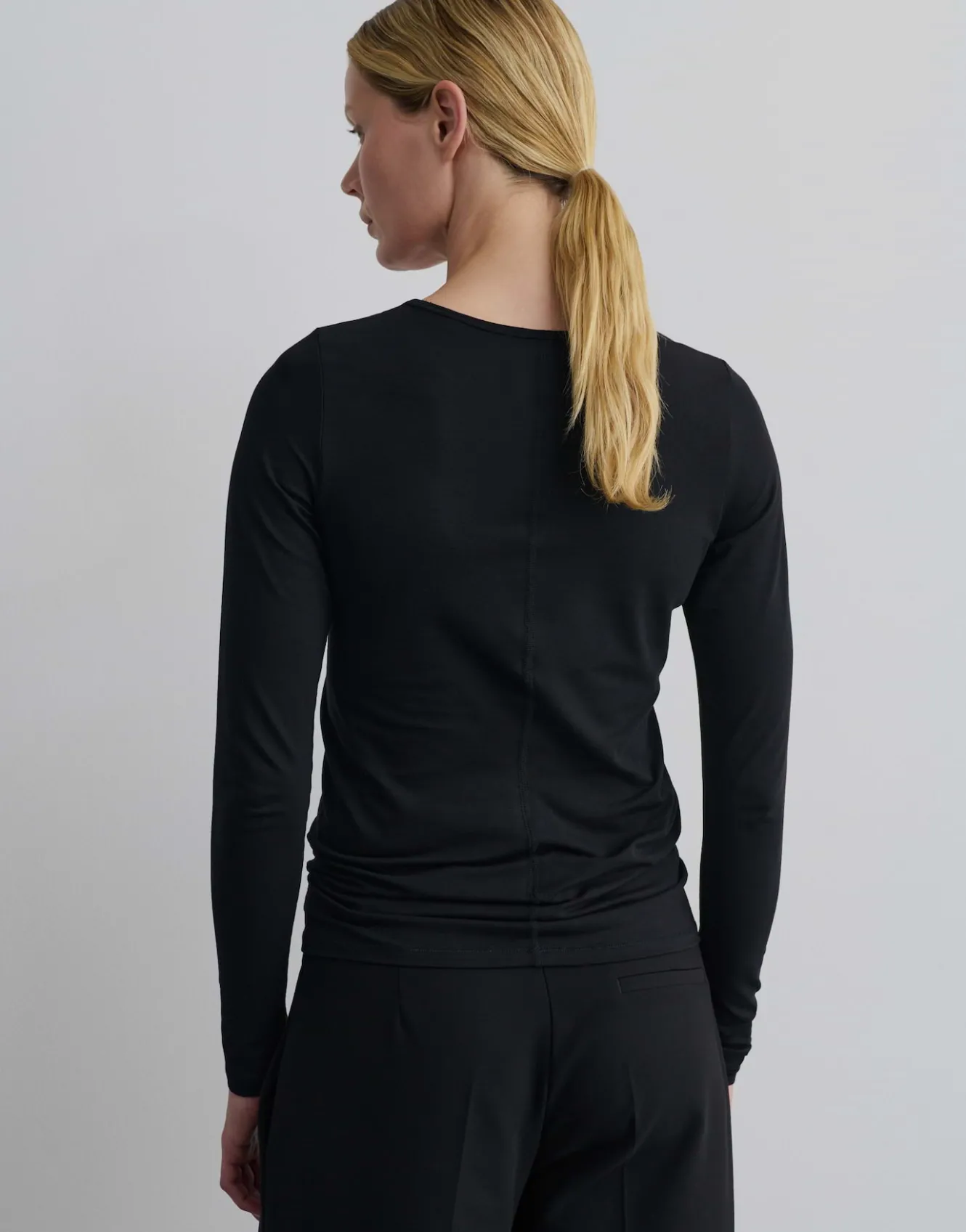 langarmshirt_kalia_schwarz_online_bestellen_2.webp OPUS Langarmshirt Kalia Schwarz Online Bestellen^Damen Basics | Shirts