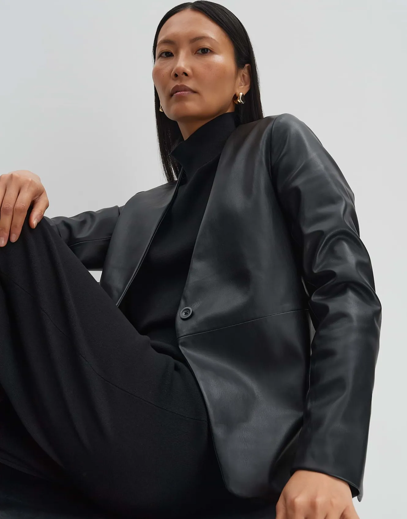 lederblazer_noebe_schwarz_online_bestellen_10.webp OPUS Lederblazer Noebe Schwarz Online Bestellen^Damen Blazer / Westen