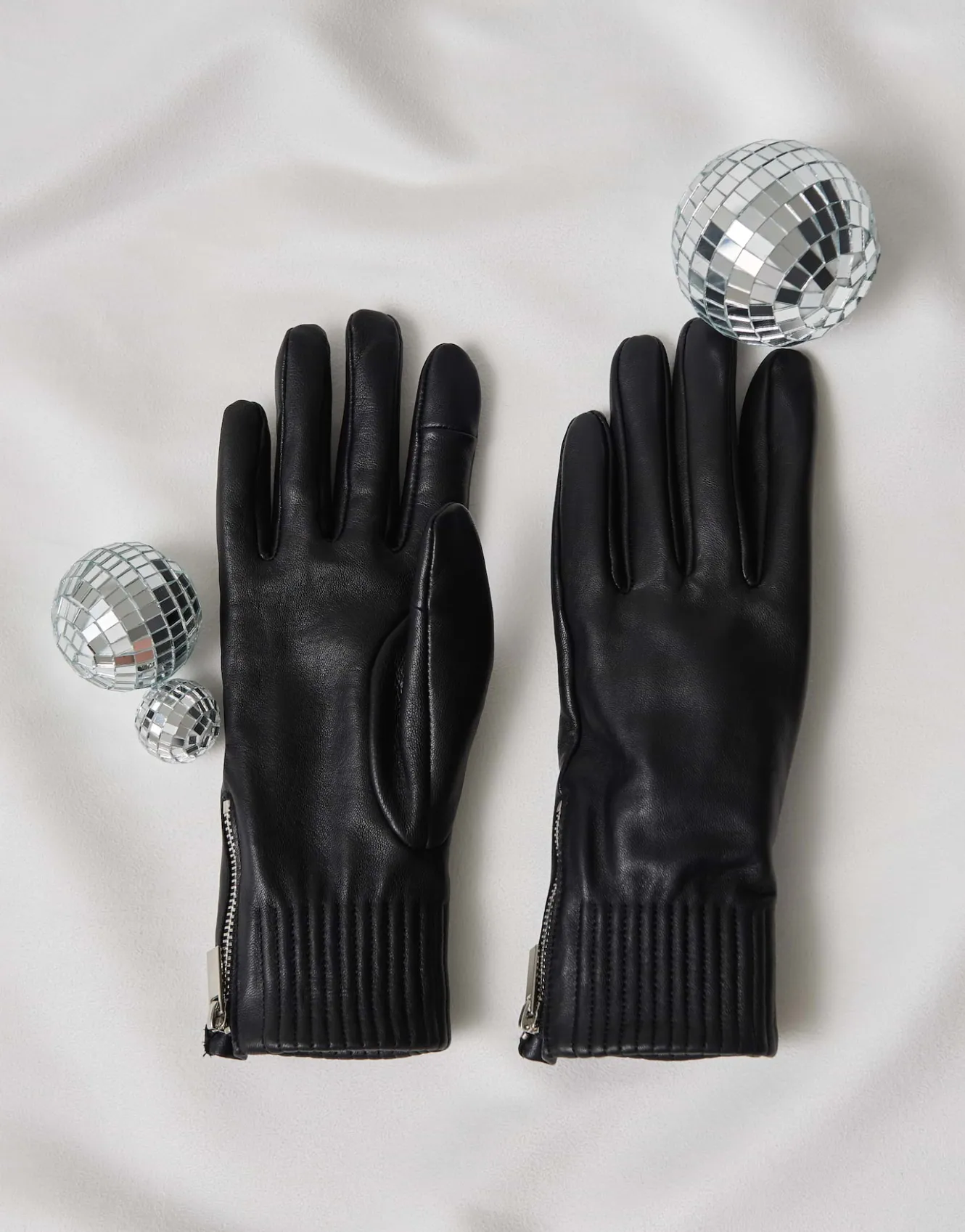 lederhandschuh_alettio_gloves_schwarz_online_bestellen_8.webp OPUS Lederhandschuh Alettio Gloves Schwarz Online Bestellen^Damen Accessoires
