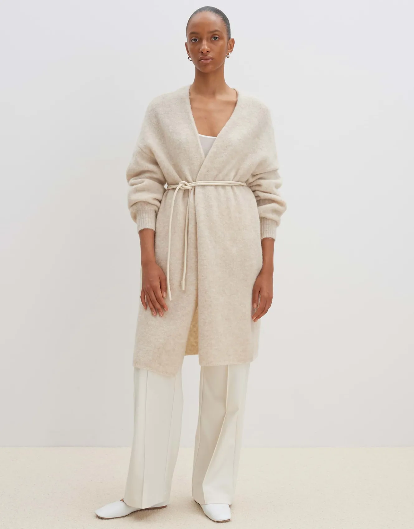longstrickjacke_taleja_beige_online_bestellen_0.webp OPUS Longstrickjacke Taleja Beige Online Bestellen^Damen Strick
