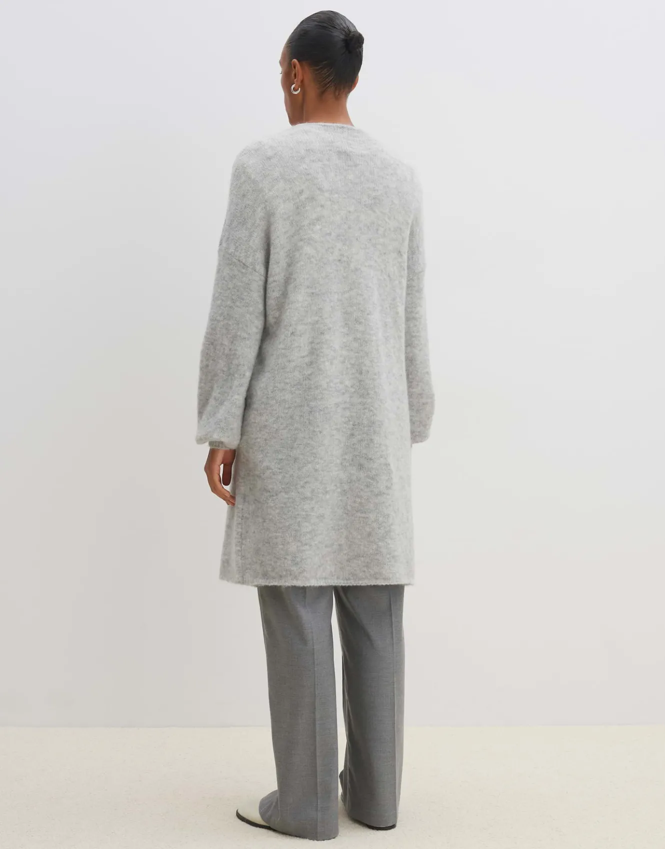 longstrickjacke_taleja_grau_online_bestellen_2.webp OPUS Longstrickjacke Taleja Grau Online Bestellen^Damen Strick