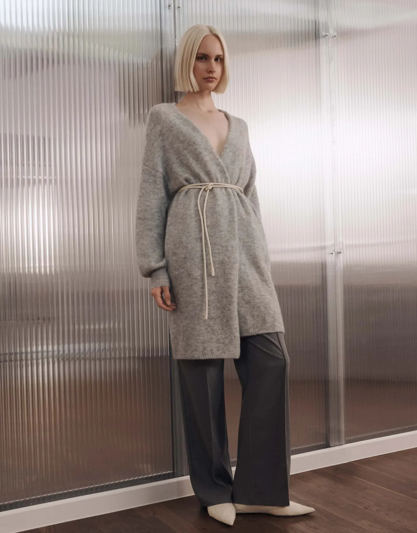 longstrickjacke_taleja_grau_online_bestellen_7.webp OPUS Longstrickjacke Taleja Grau Online Bestellen^Damen Strick