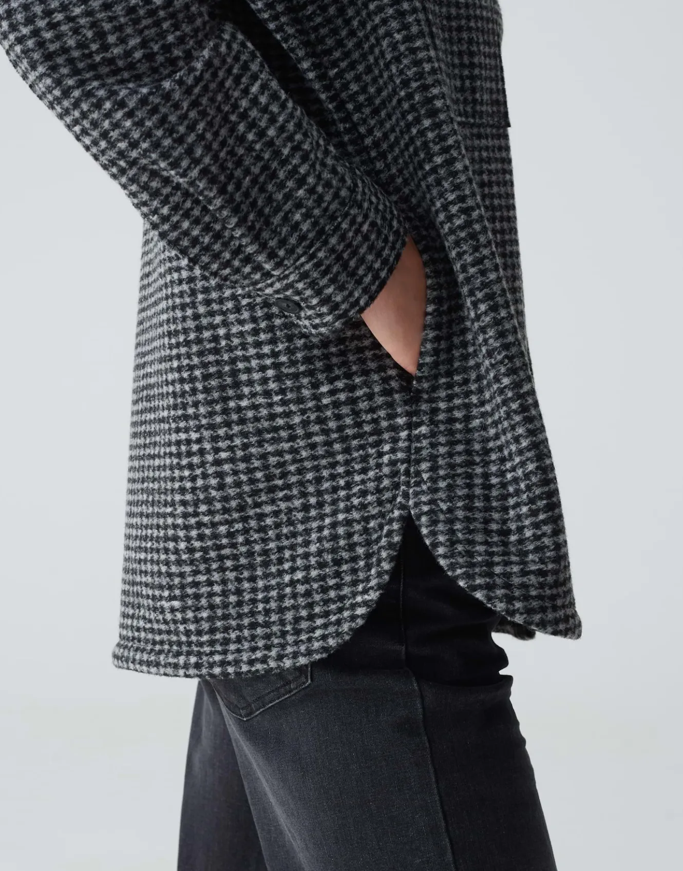 overshirt_junisa_schwarz_online_bestellen_5.webp OPUS Overshirt Junisa Schwarz Online Bestellen^Damen Blazer / Westen