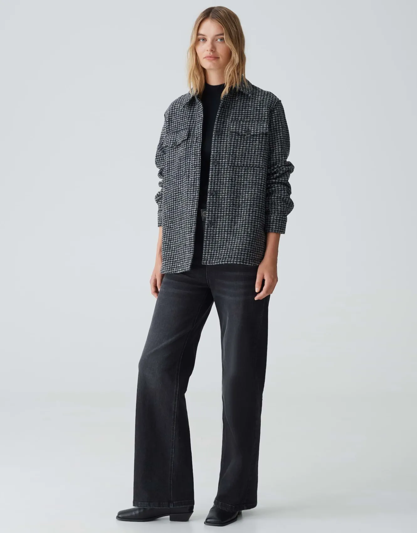overshirt_junisa_schwarz_online_bestellen_6.webp OPUS Overshirt Junisa Schwarz Online Bestellen^Damen Blazer / Westen