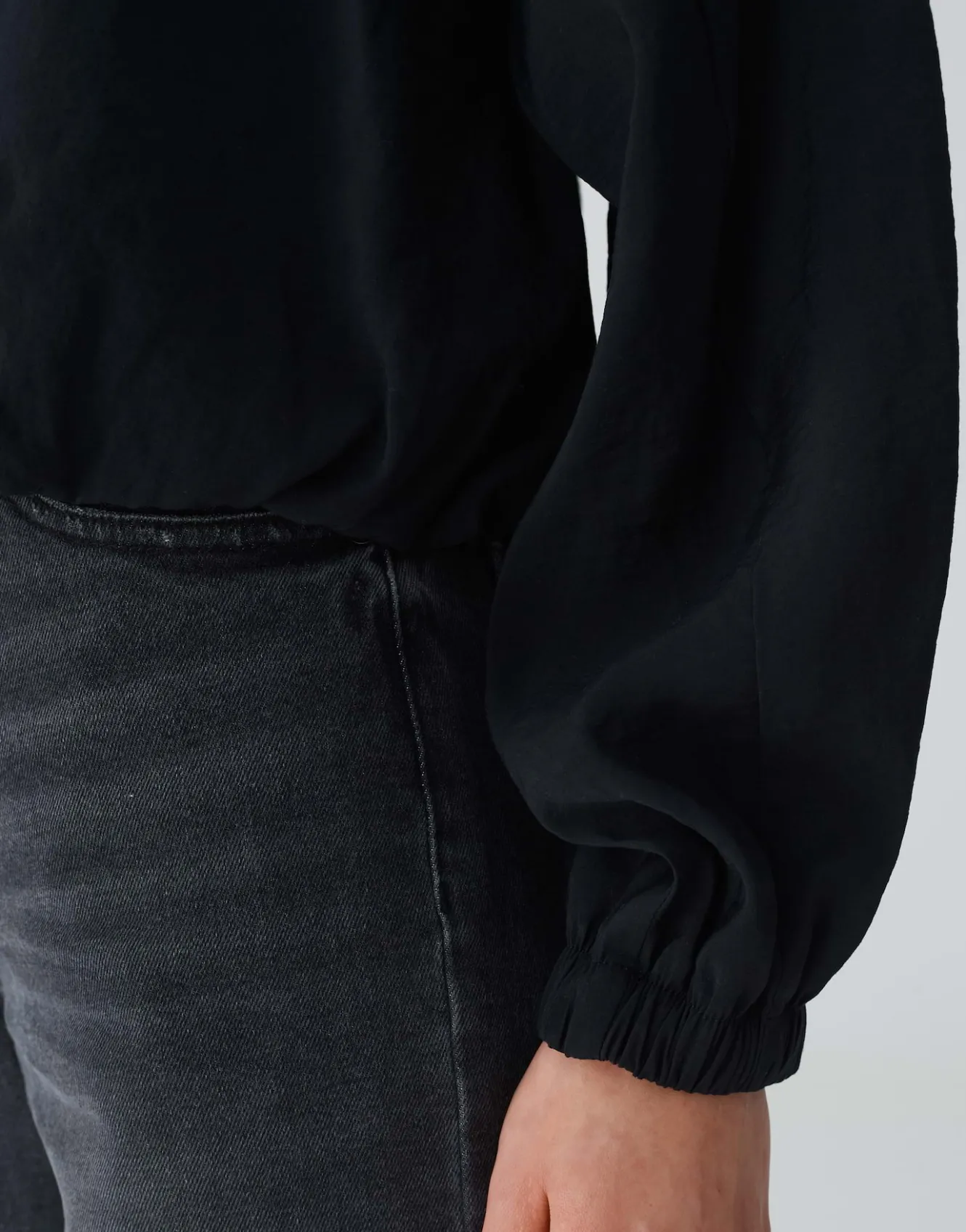 oversize_bluse_felono_schwarz_online_bestellen_3.webp OPUS Oversize Bluse Felono Schwarz Online Bestellen^Damen Blusen
